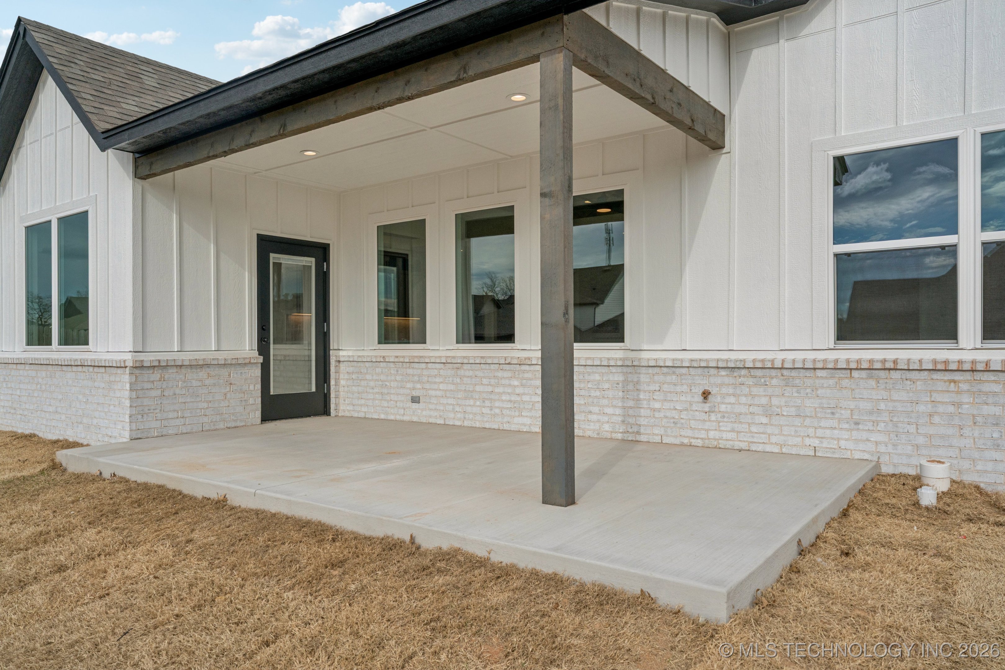 2411 W Birmingham Place Property Photo 38