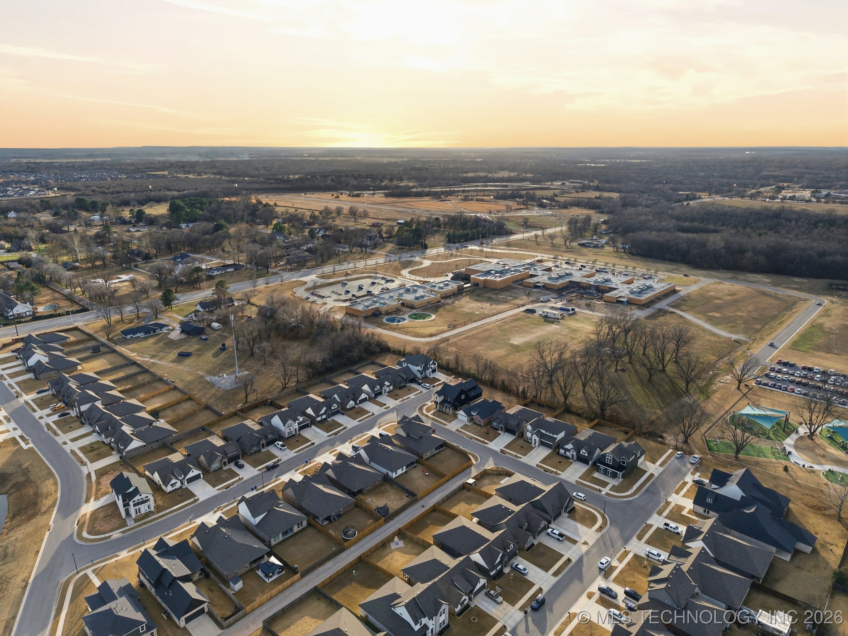 2509 W Charleston Street Property Photo 3