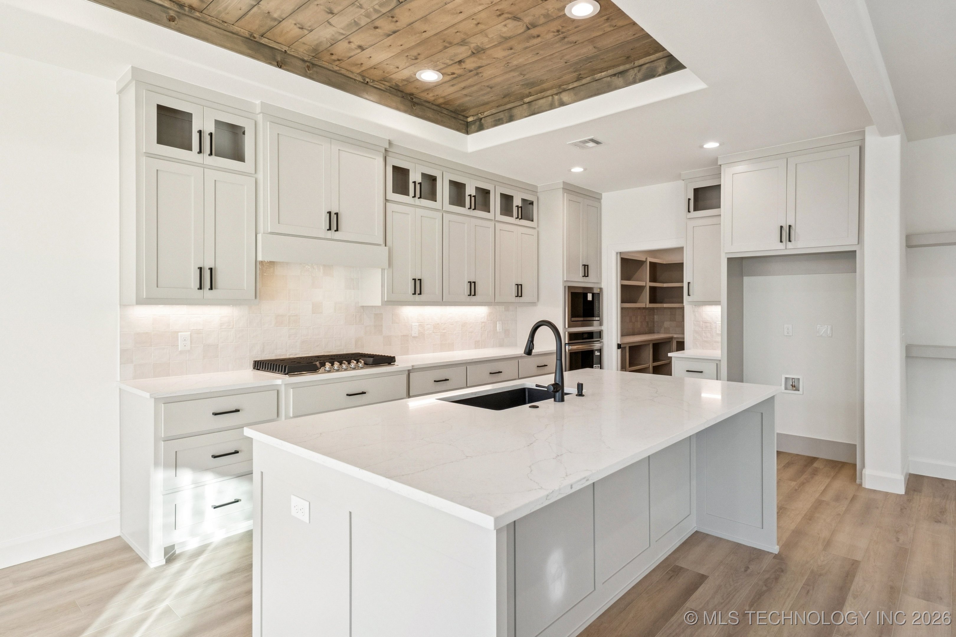 2509 W Charleston Street Property Photo 10