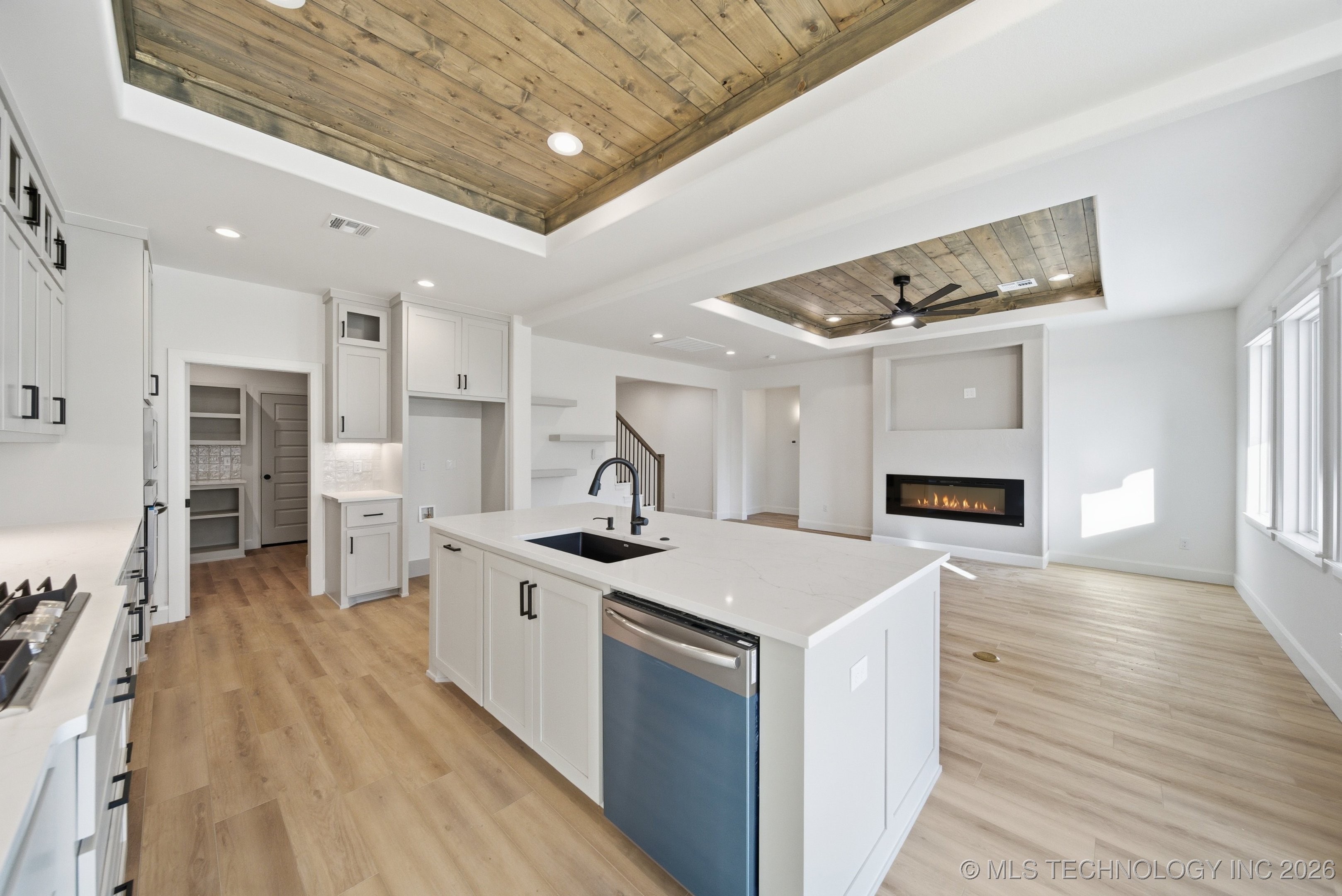 2509 W Charleston Street Property Photo 11