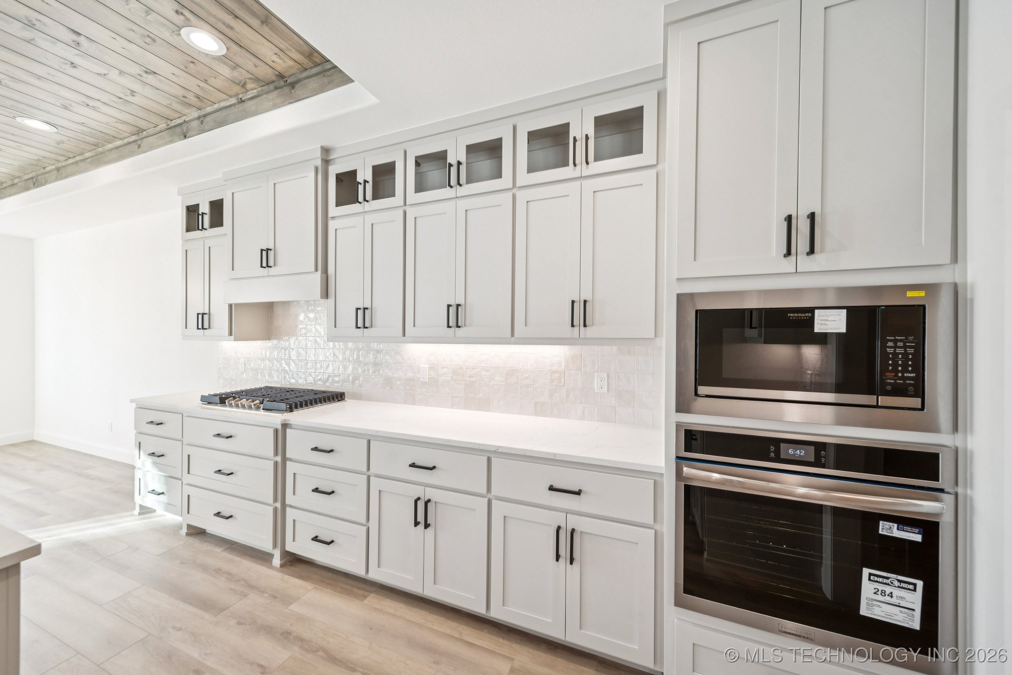 2509 W Charleston Street Property Photo 13