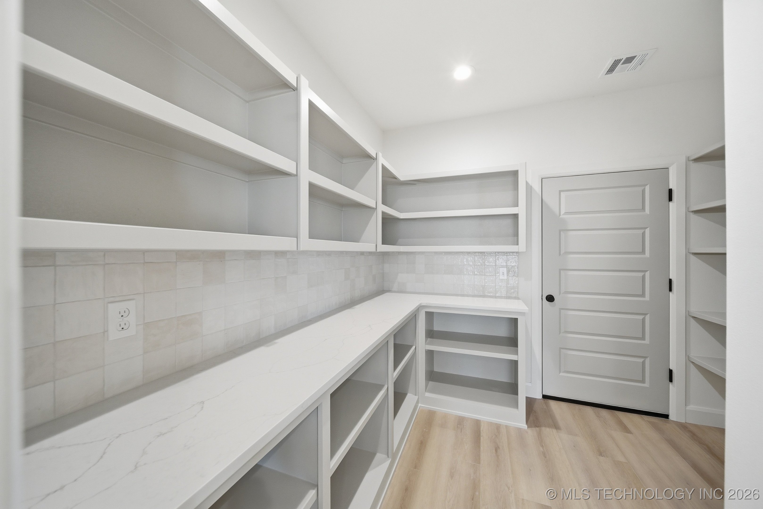 2509 W Charleston Street Property Photo 15