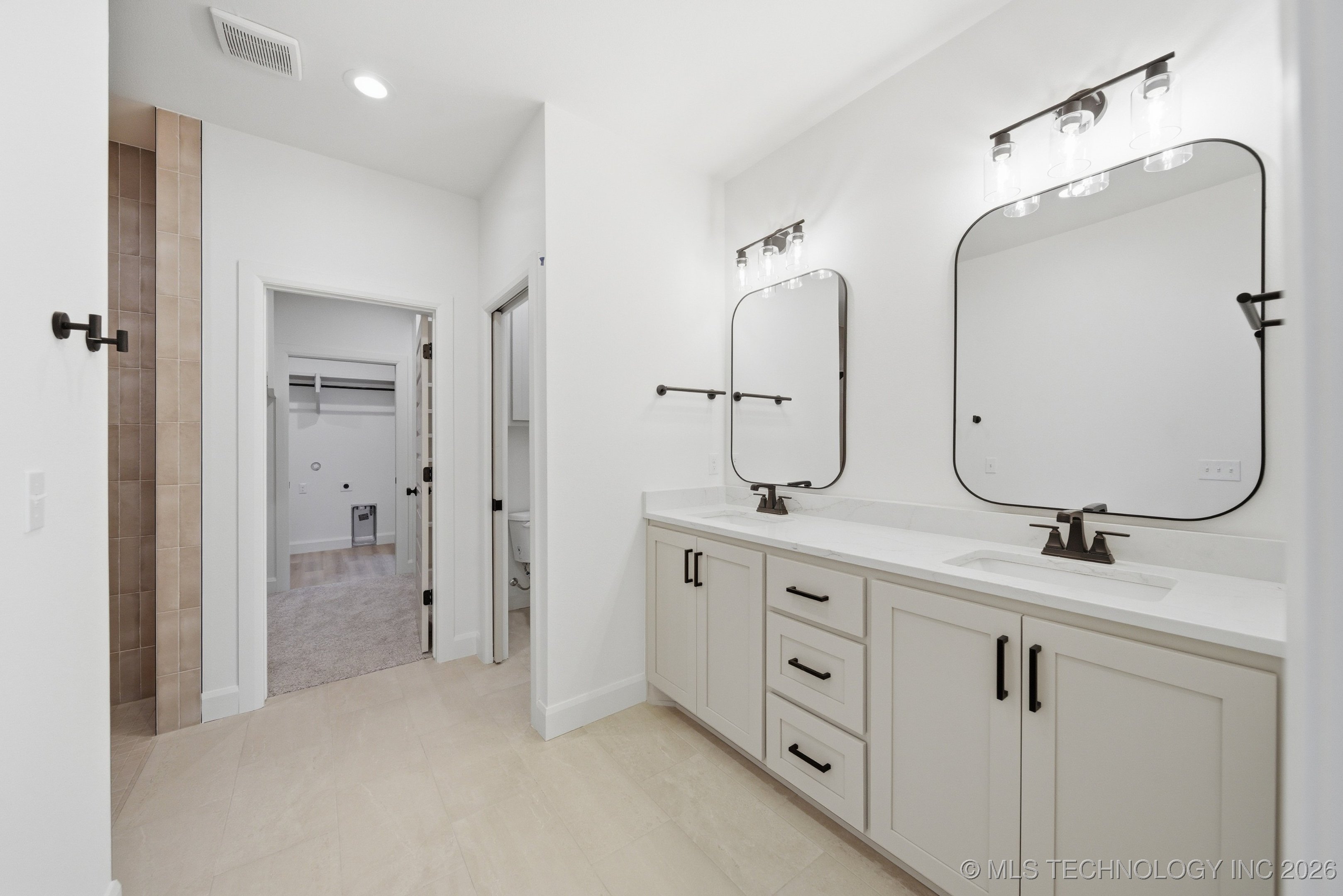 2509 W Charleston Street Property Photo 18