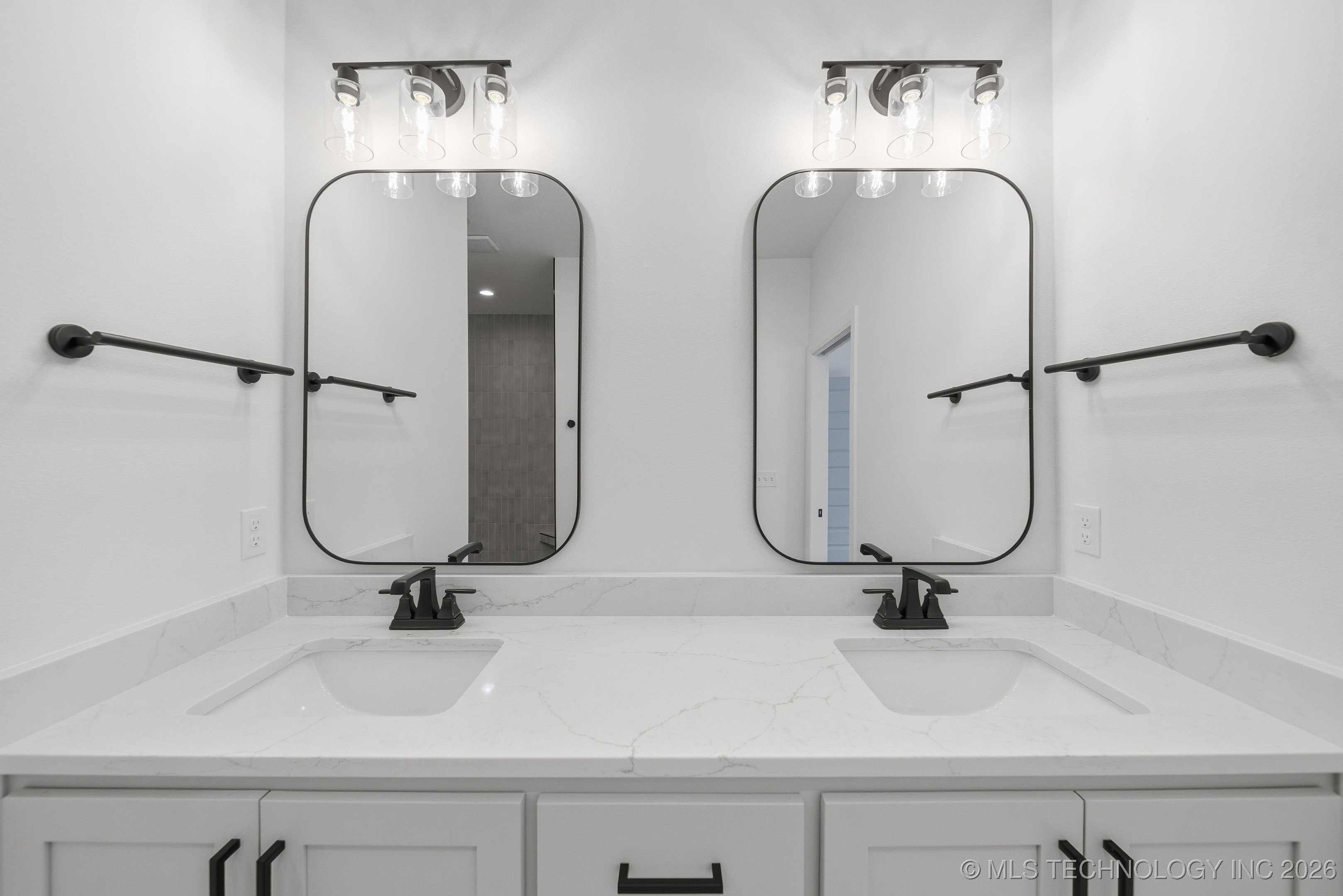 2509 W Charleston Street Property Photo 19