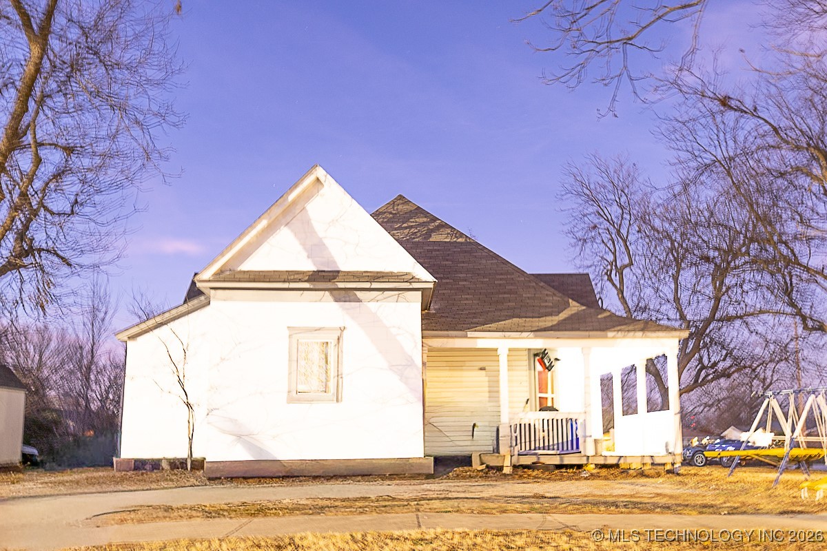 600 W 16th Property Photo 2