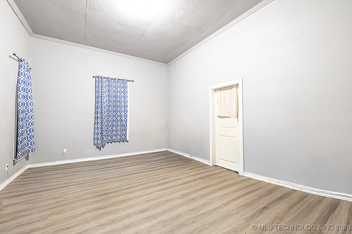 600 W 16th Property Photo 9