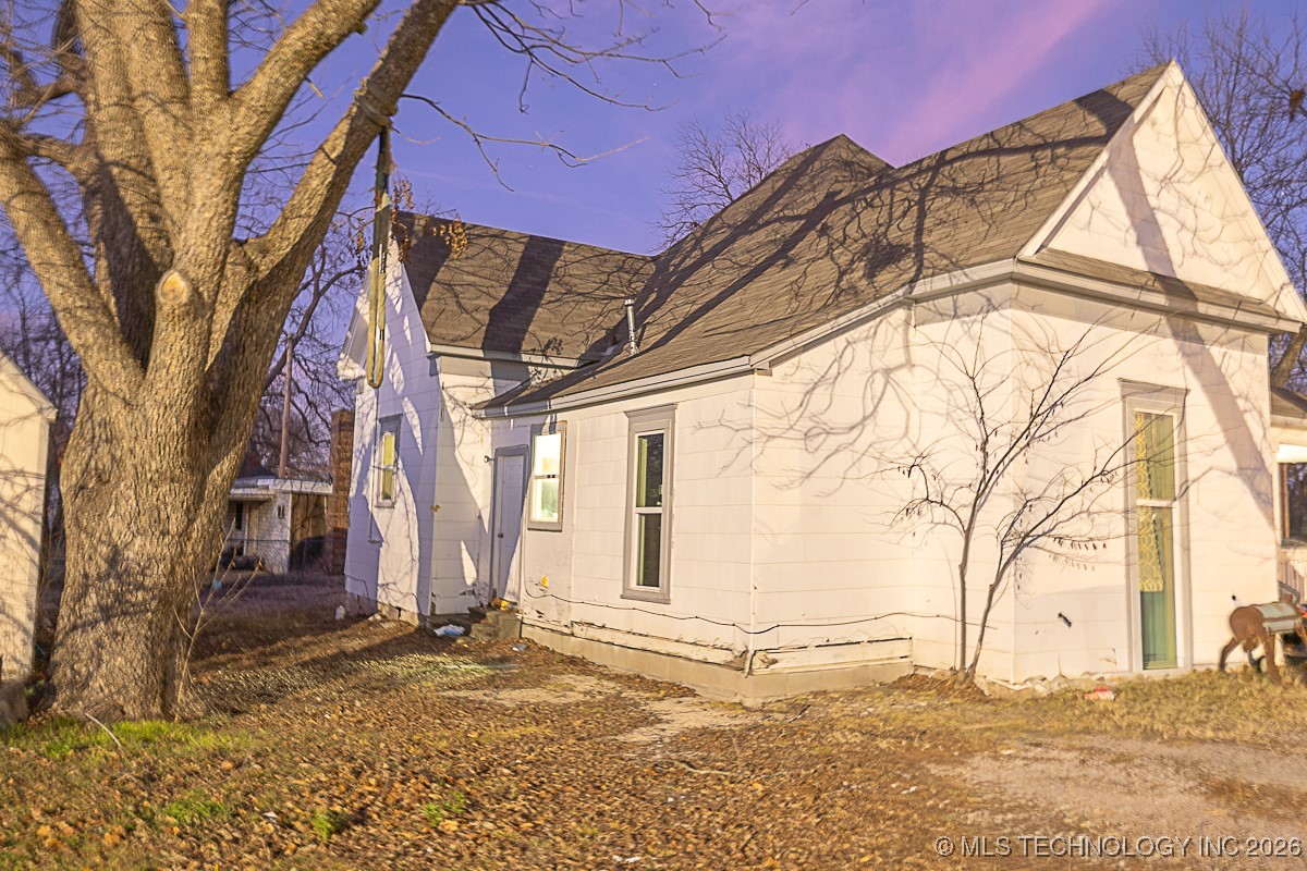 600 W 16th Property Photo 13