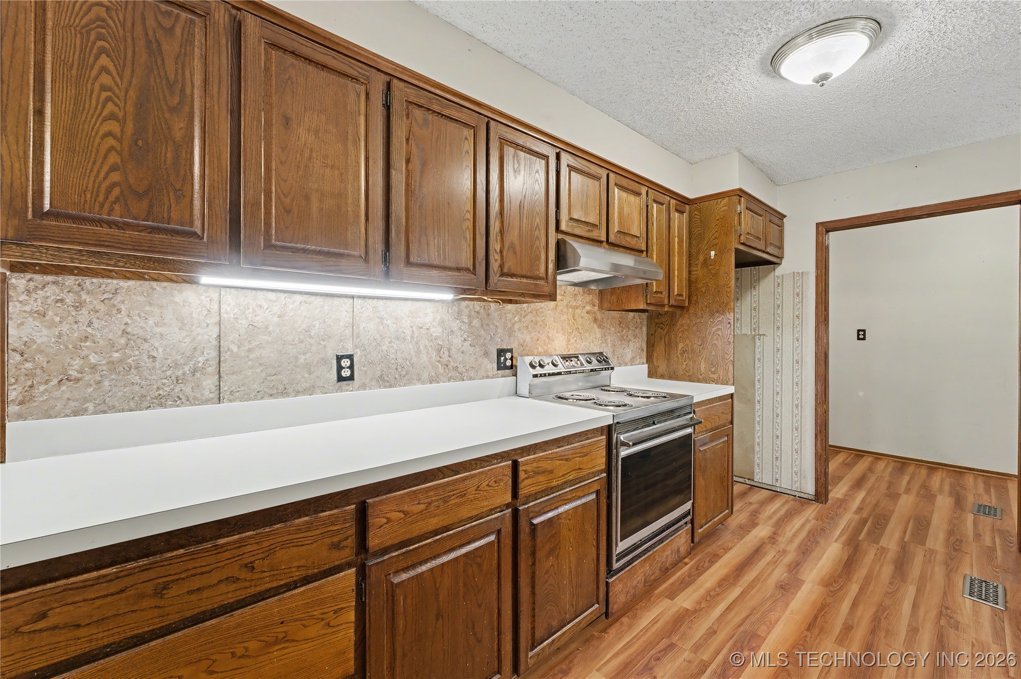 1454 N 337th West Avenue Property Photo 14