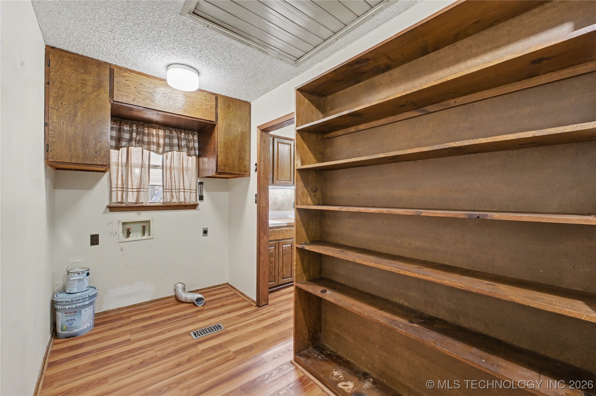 1454 N 337th West Avenue Property Photo 16