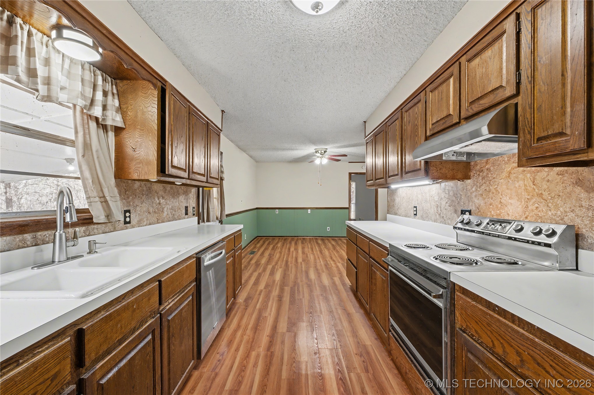 1454 N 337th West Avenue Property Photo 17