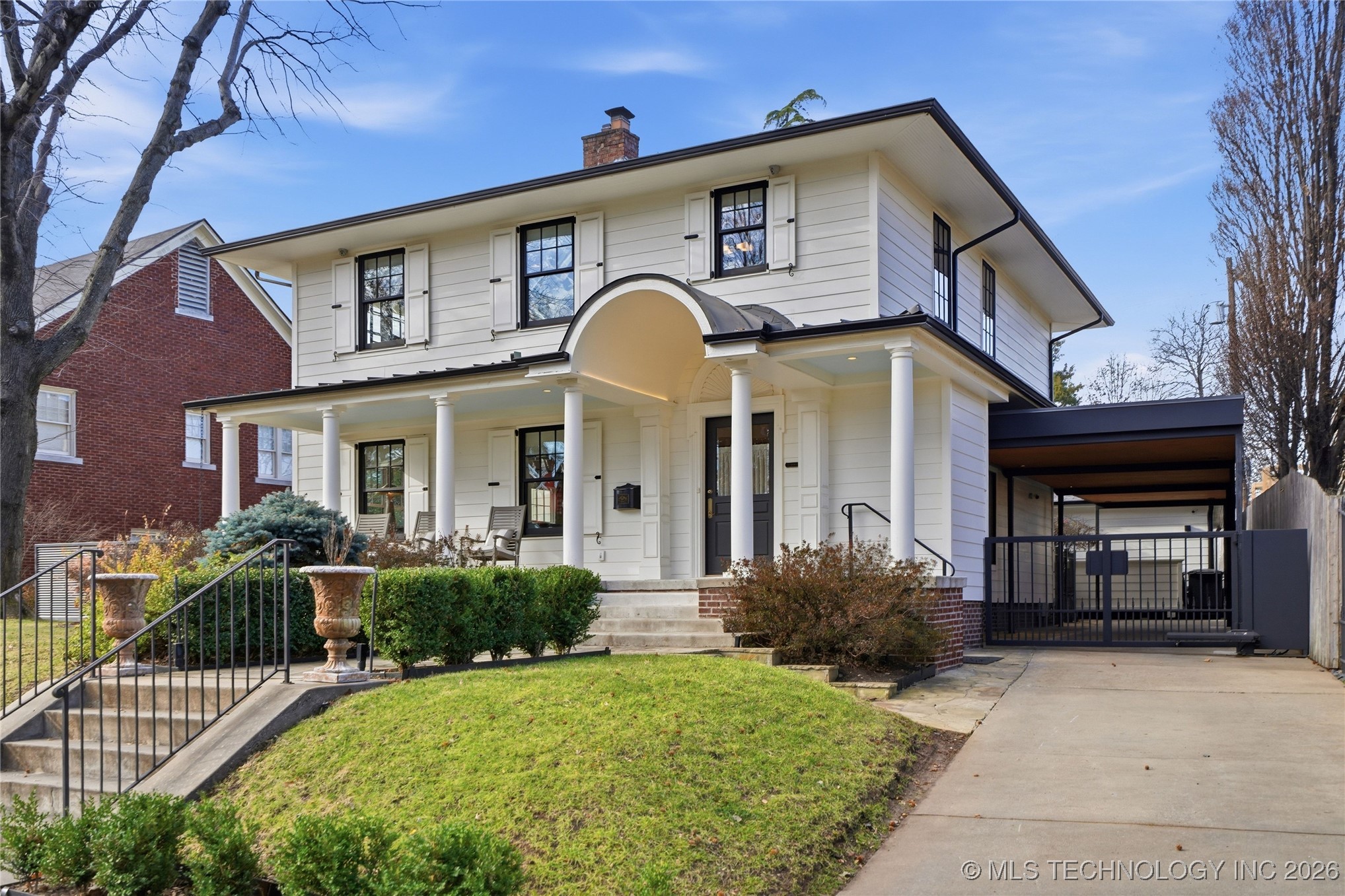 2212 S Terwilleger Boulevard Property Photo 1