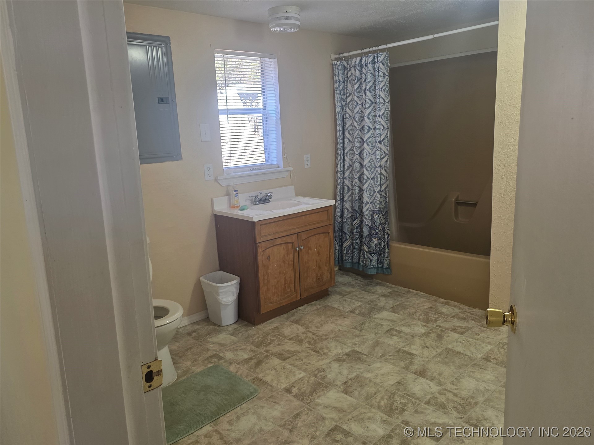 463388 E 1093 Road W Property Photo 36