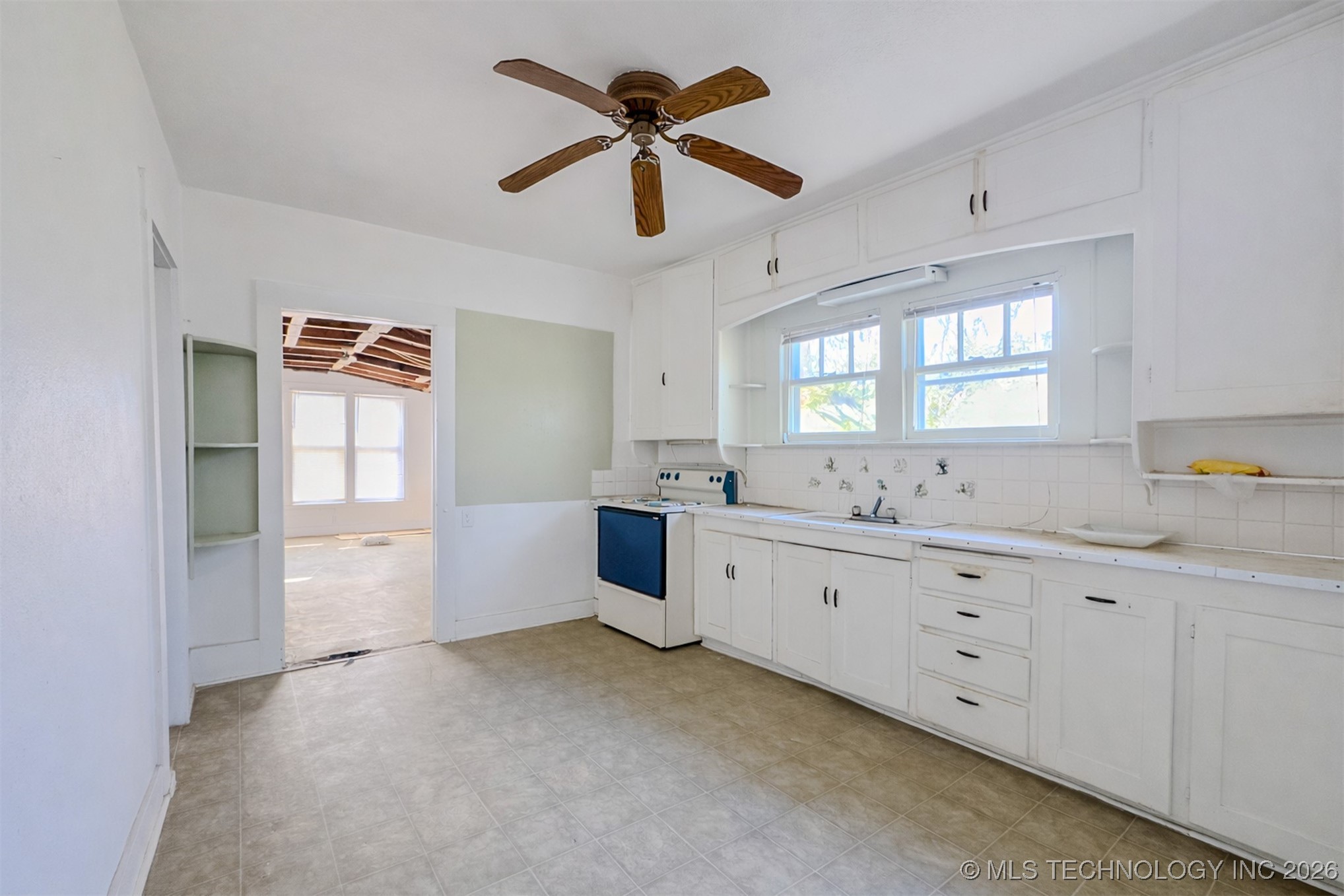 402 E Main Street Property Photo 10