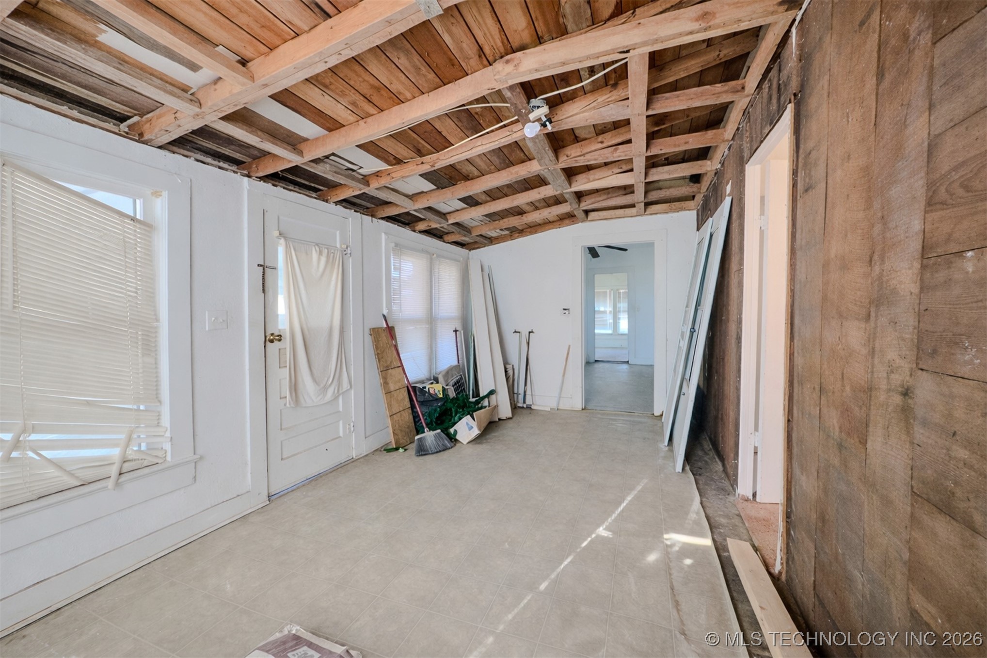 402 E Main Street Property Photo 11