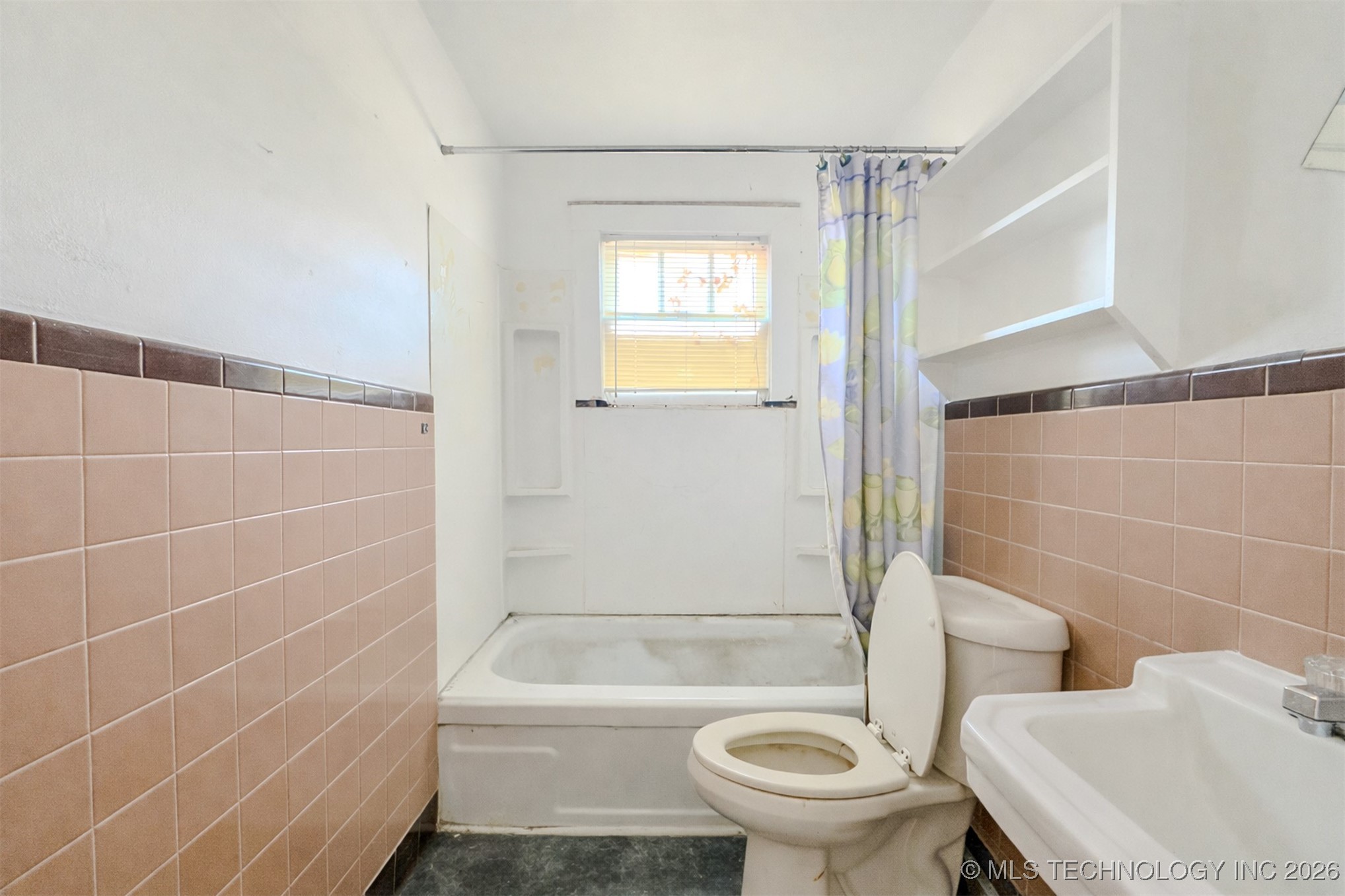 402 E Main Street Property Photo 14