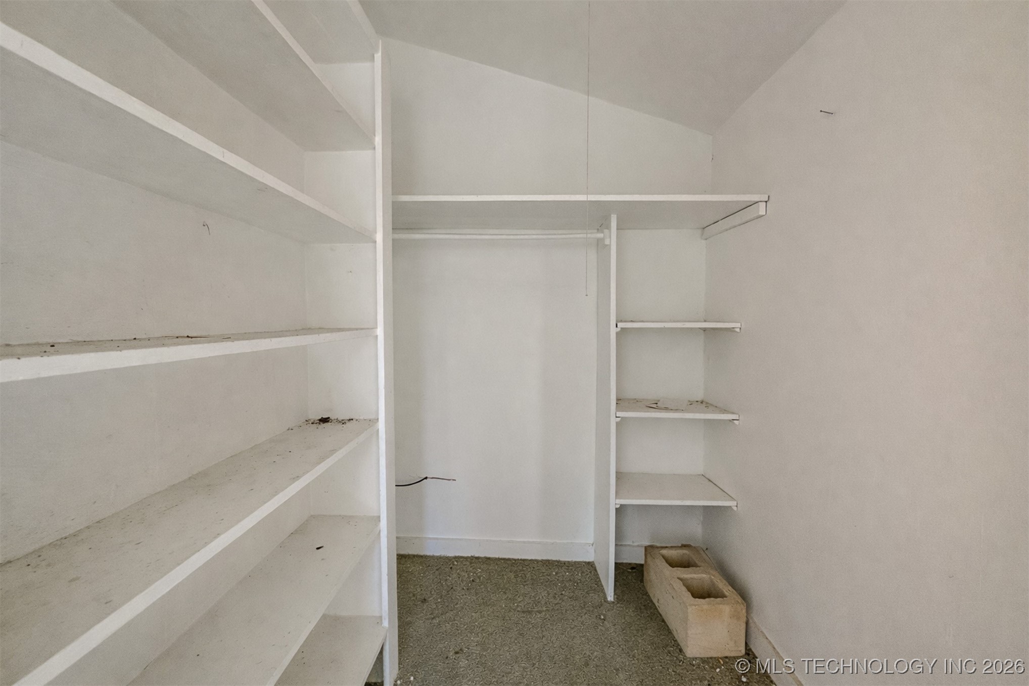 402 E Main Street Property Photo 18