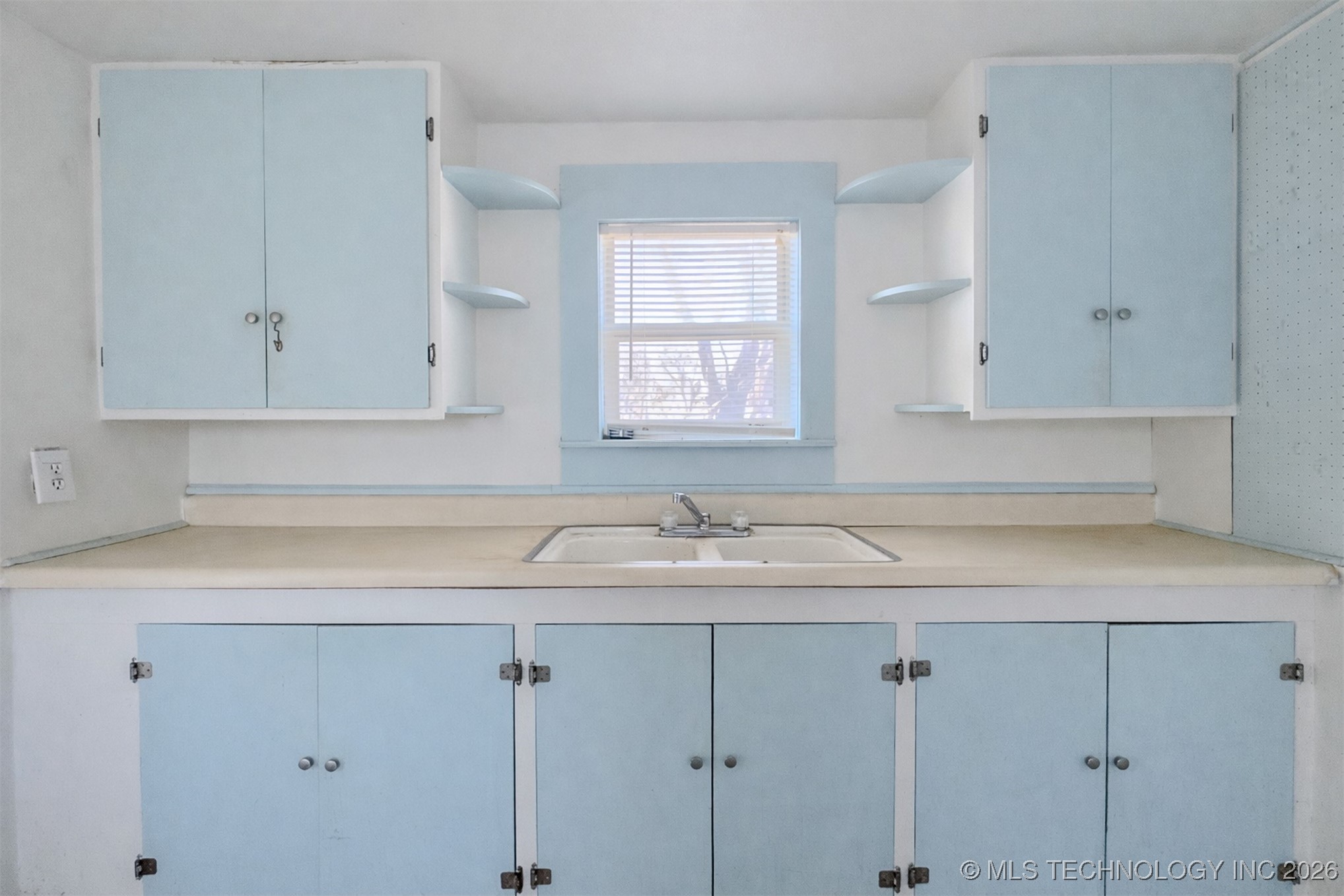 402 E Main Street Property Photo 22