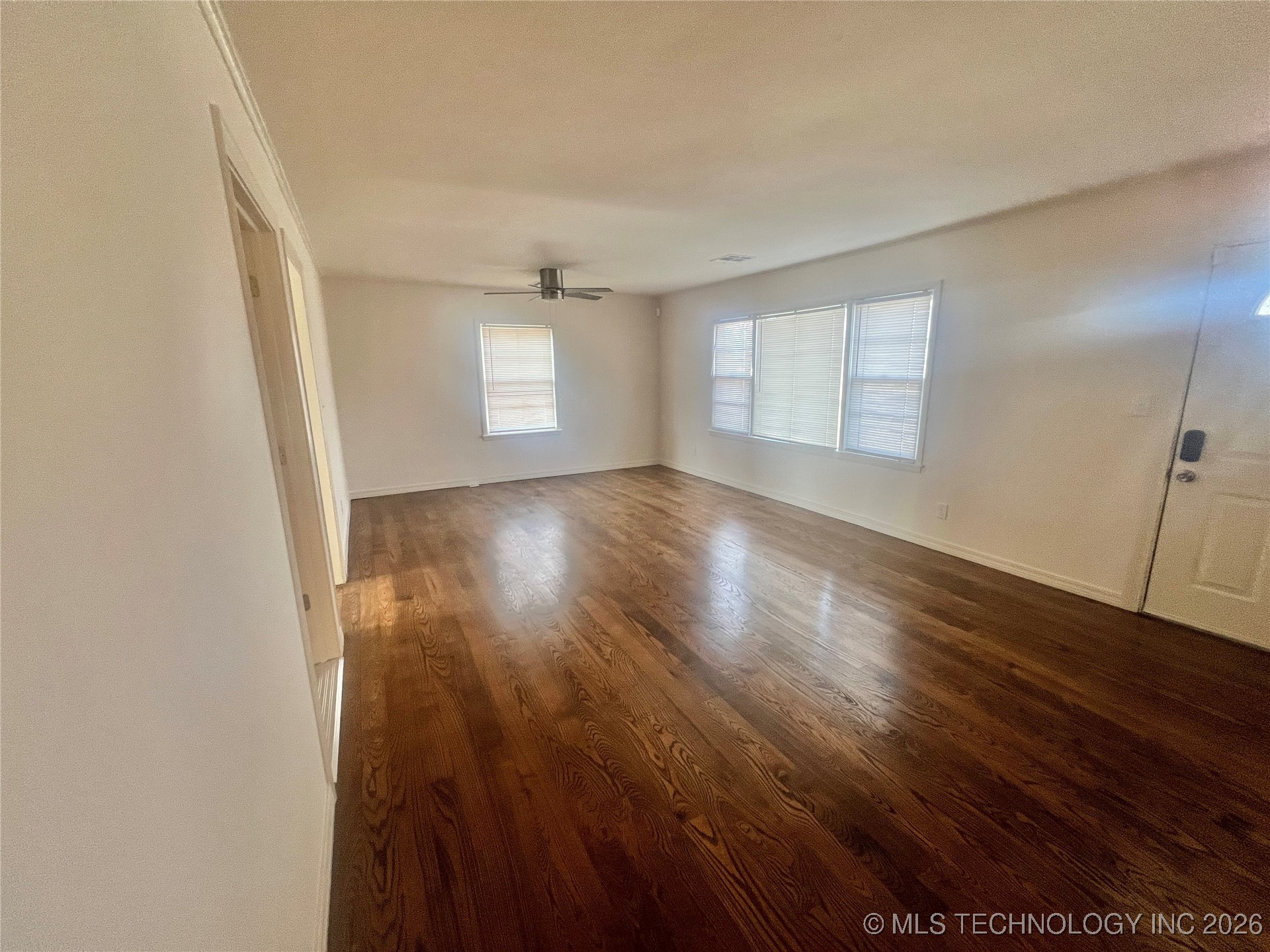 409 W Washington Street Property Photo 9