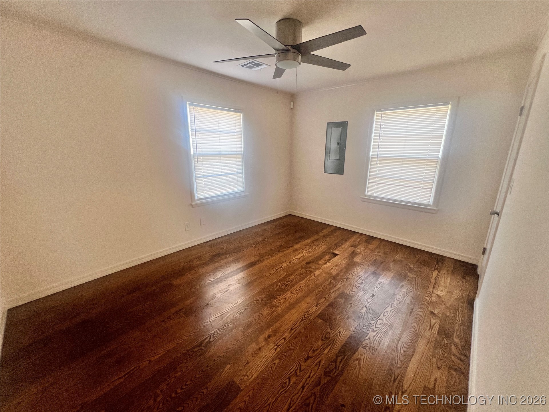 409 W Washington Street Property Photo 10