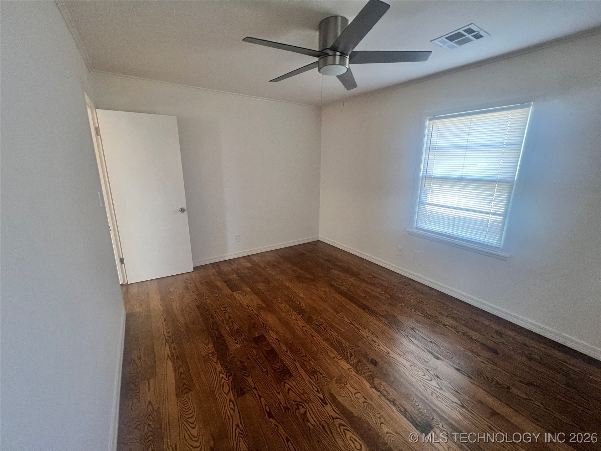 409 W Washington Street Property Photo 11