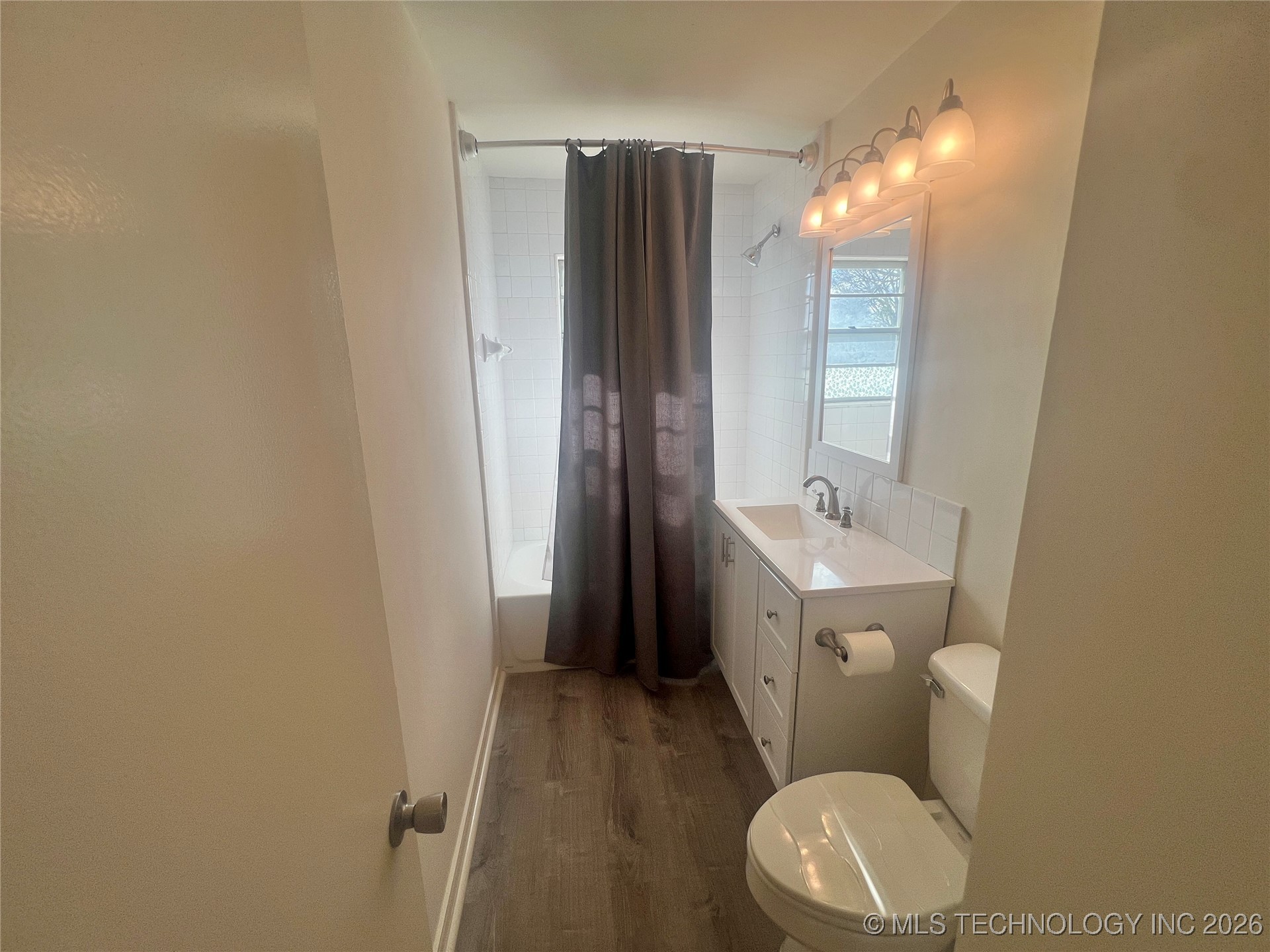 409 W Washington Street Property Photo 13