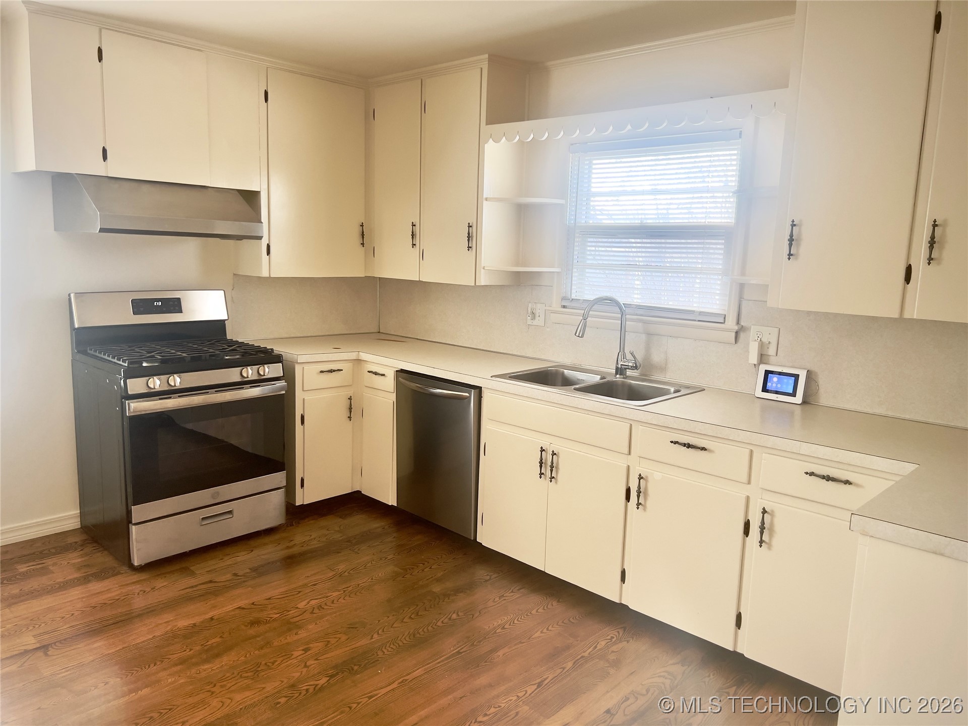 409 W Washington Street Property Photo 17