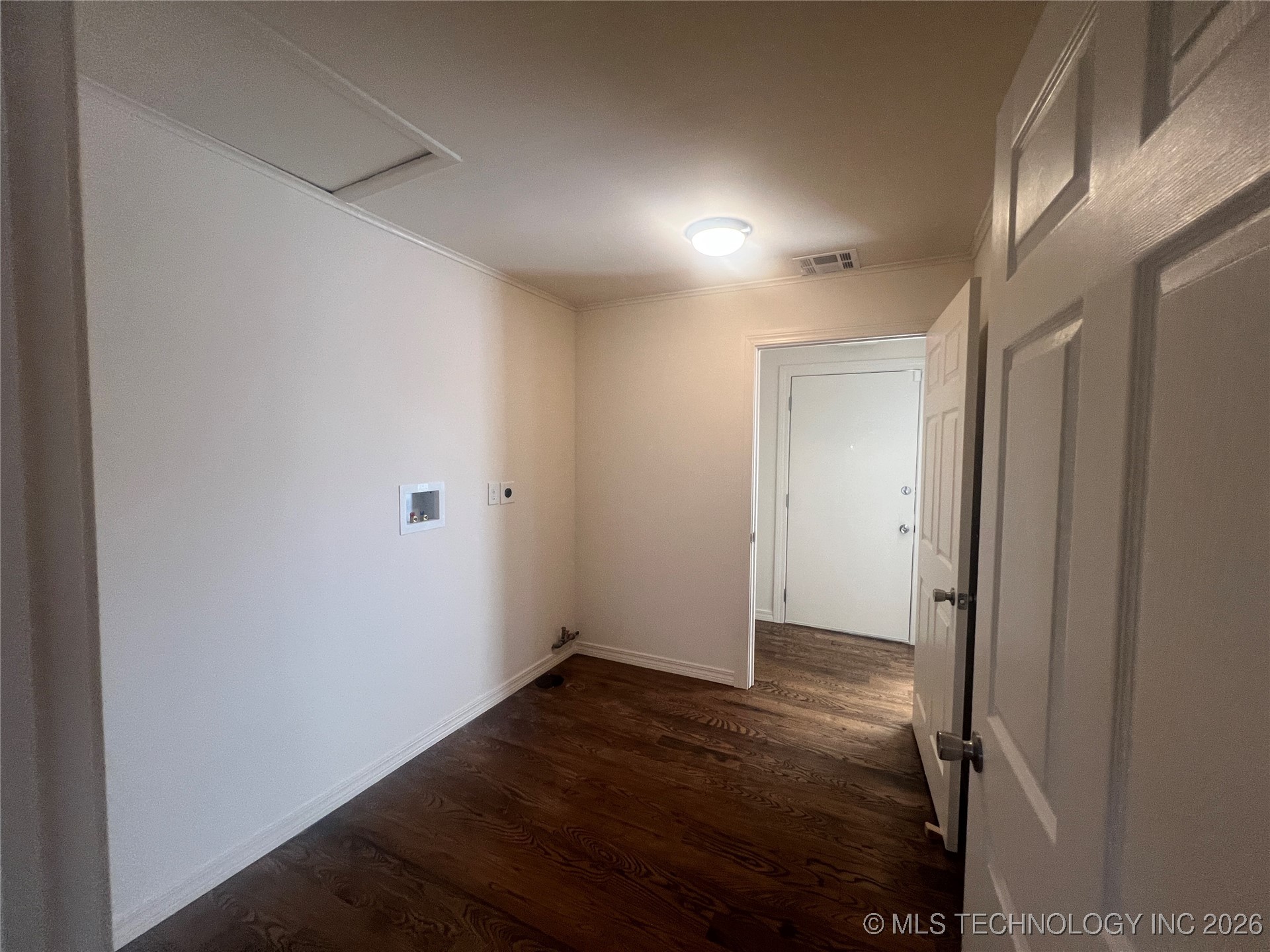 409 W Washington Street Property Photo 21