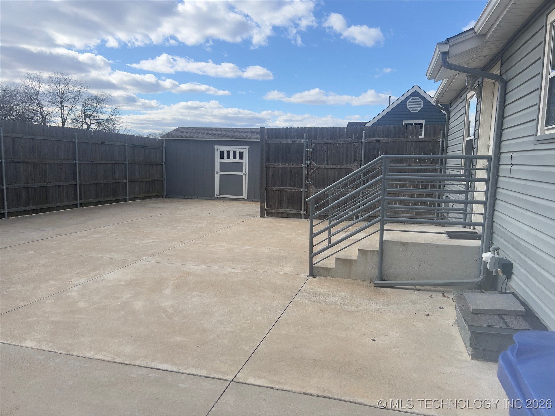 409 W Washington Street Property Photo 26