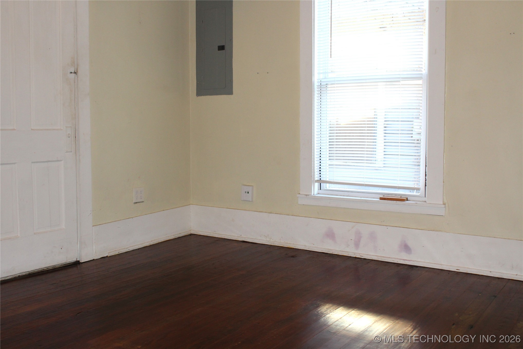 709 N 6th Property Photo 13