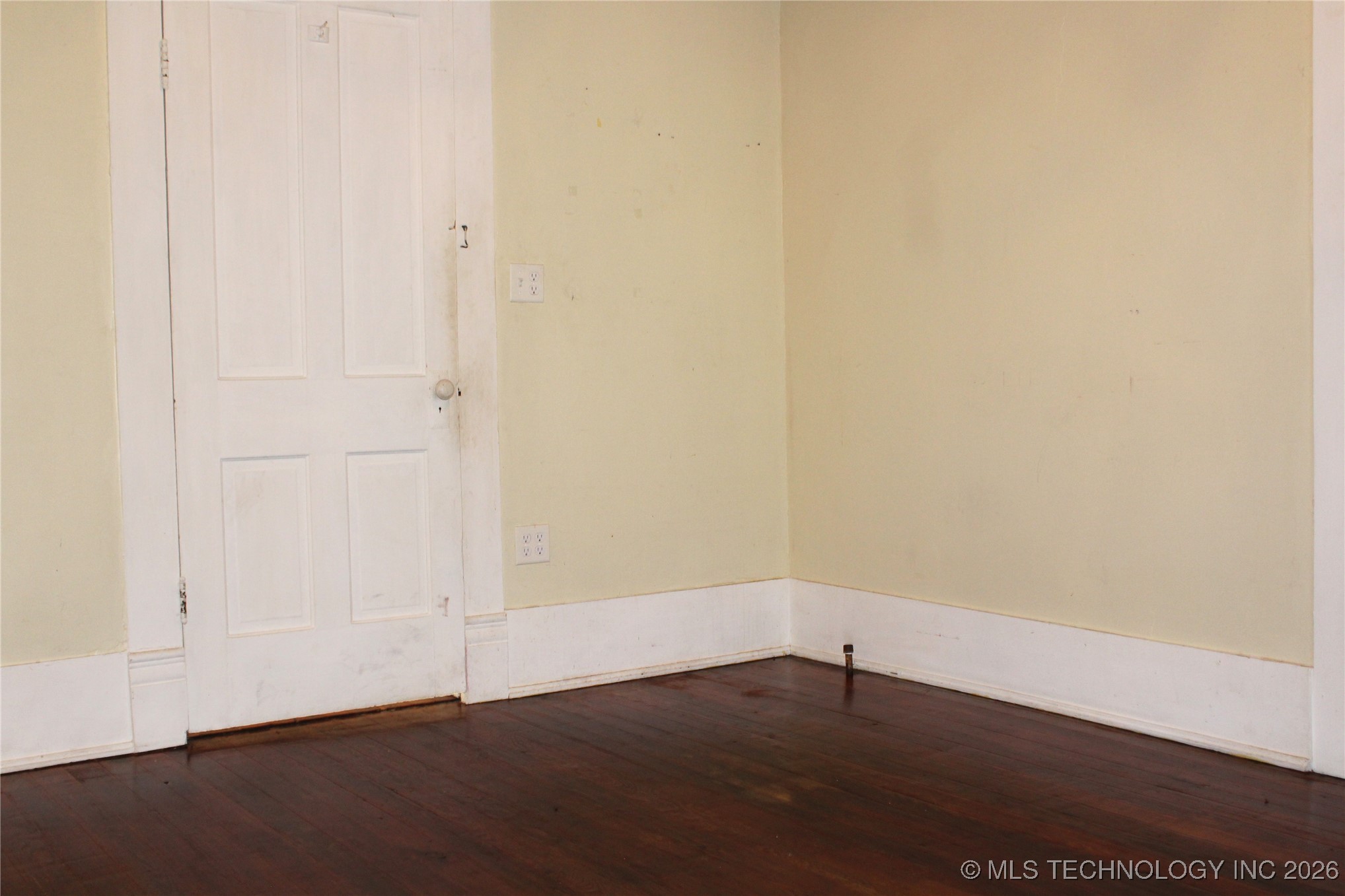 709 N 6th Property Photo 14