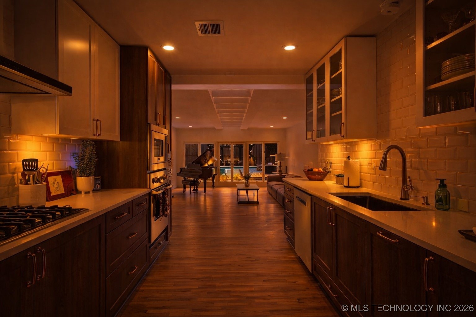 2871 S Gary Avenue Property Photo 8