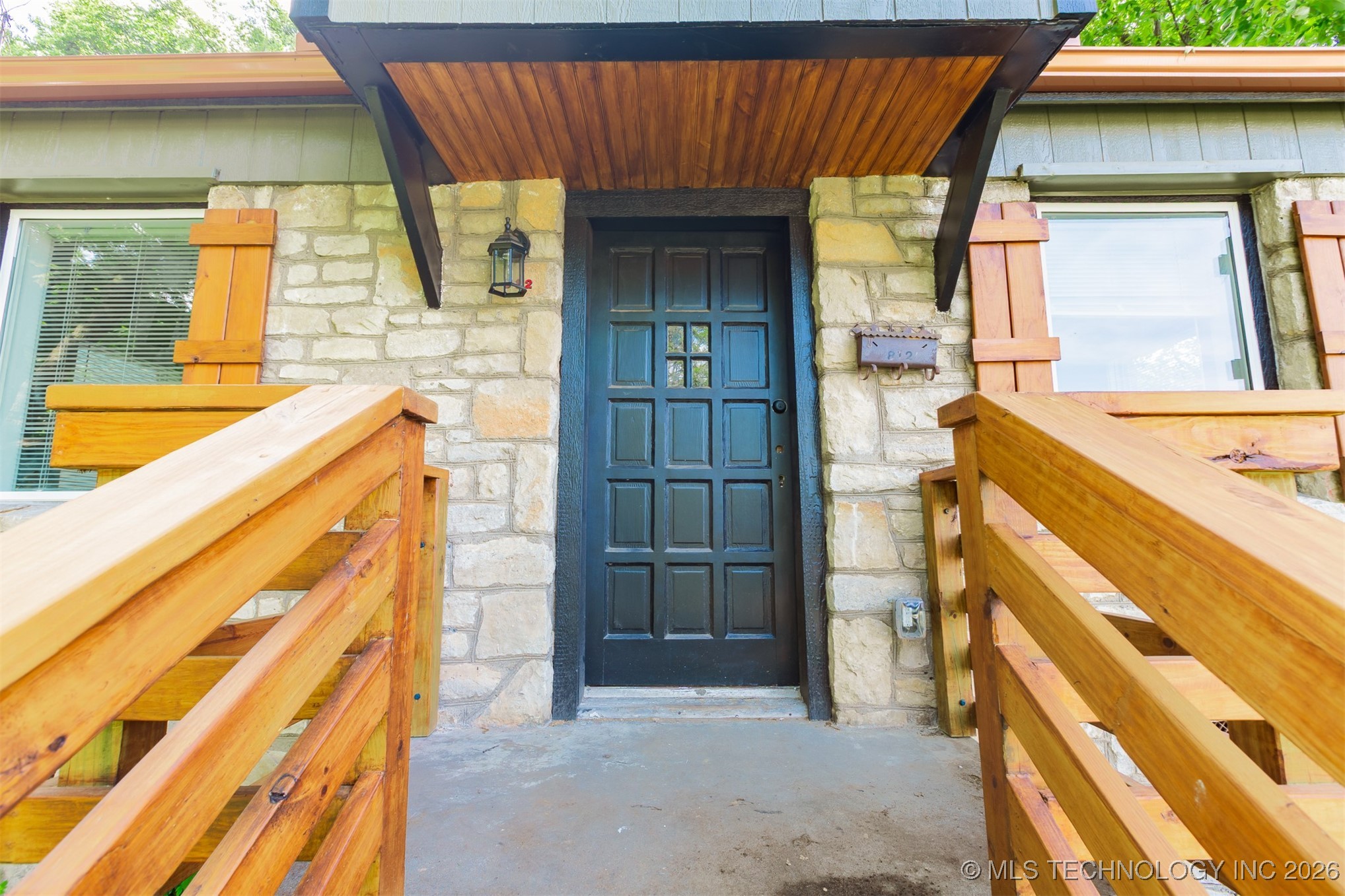 812 N Delaware Place Property Photo 5