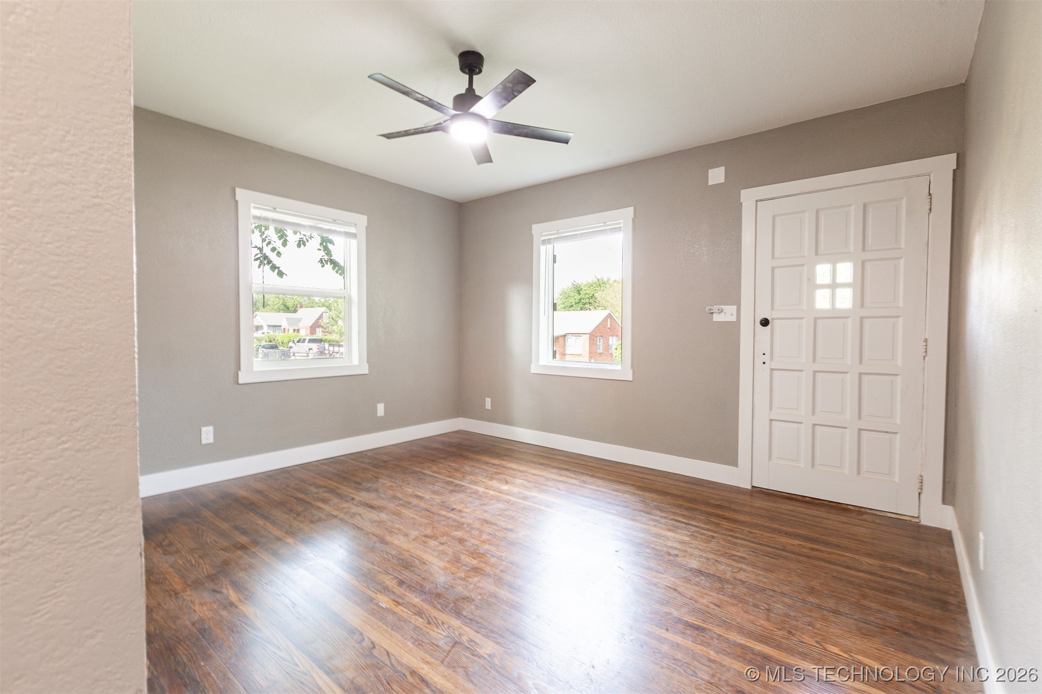 812 N Delaware Place Property Photo 8