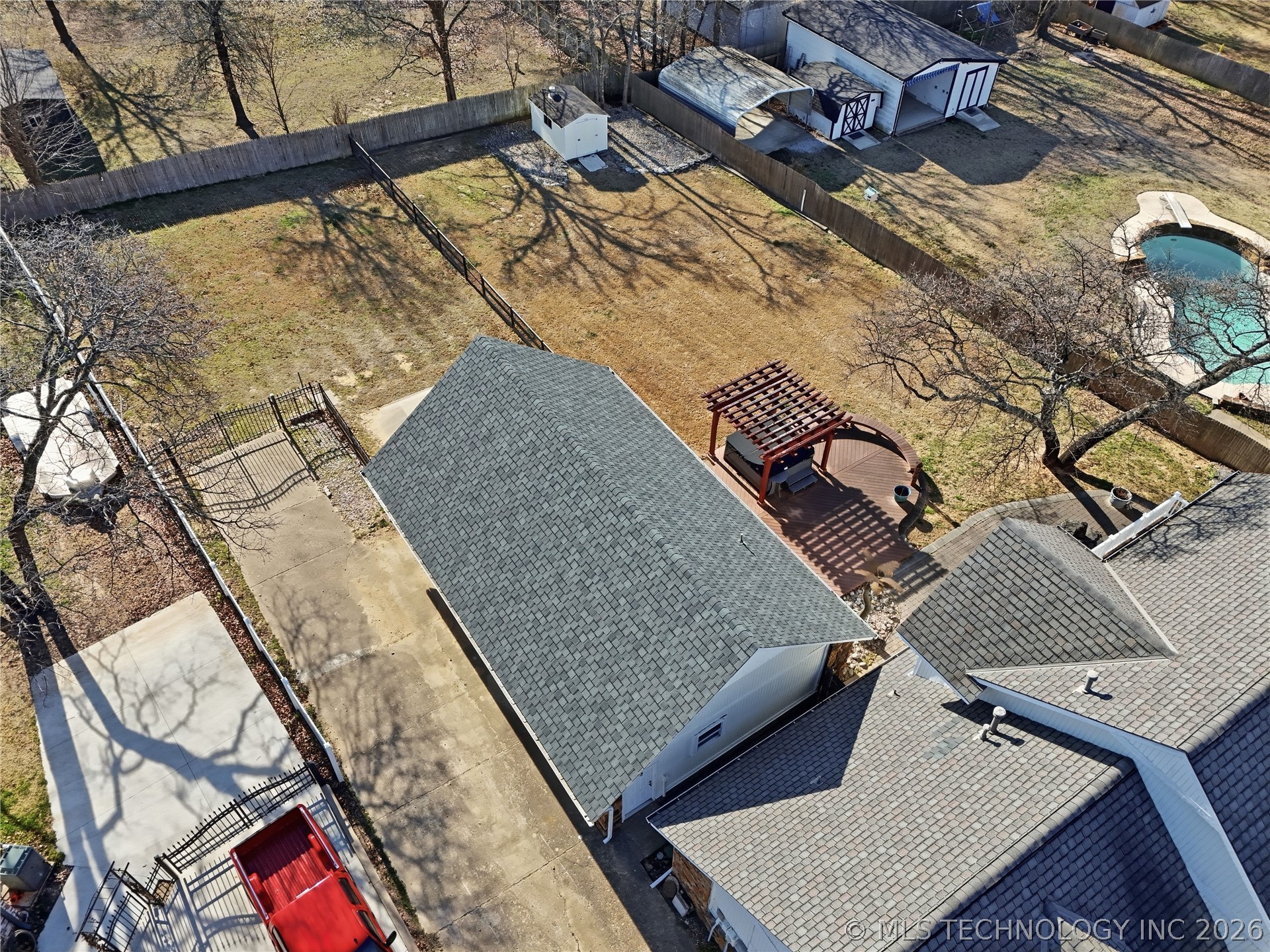 521 Pioneer Road Property Photo 3