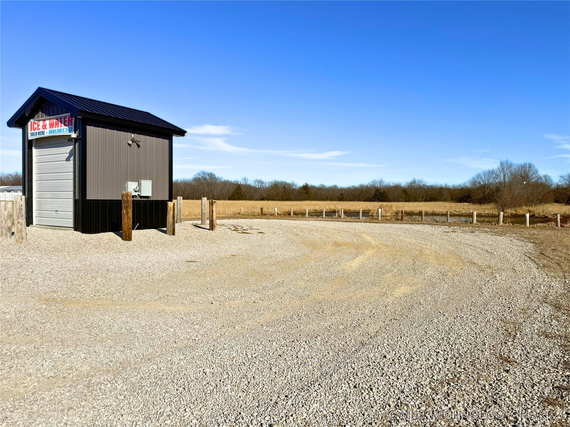 10477 N Cincinnati Avenue Property Photo 10