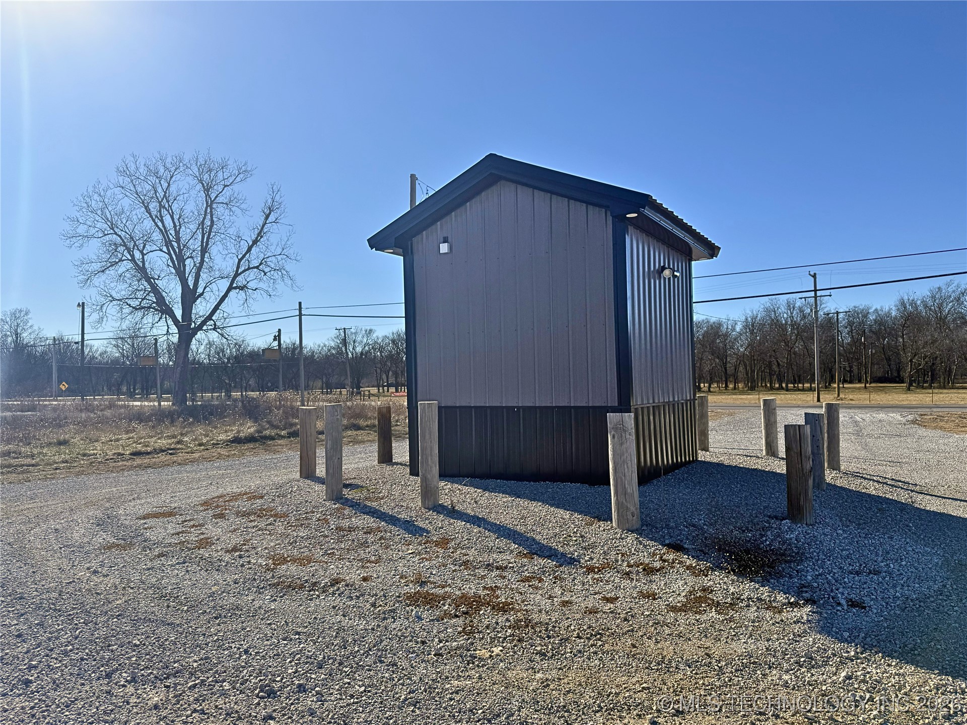 10477 N Cincinnati Avenue Property Photo 11
