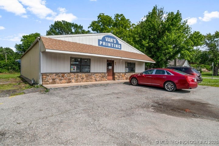 423 S Hazel Street Property Photo 1