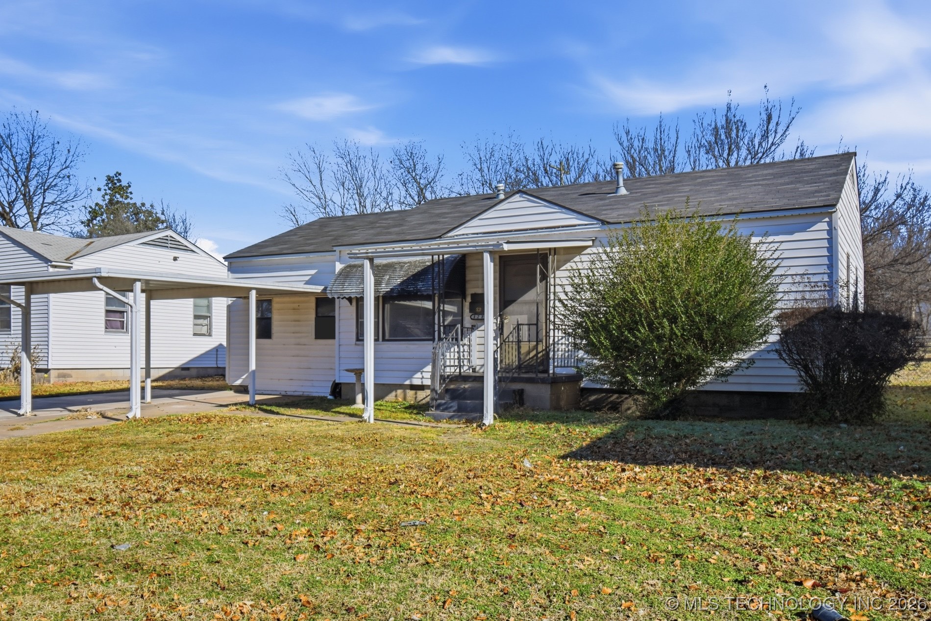 1215 N Yale Avenue Property Photo 2