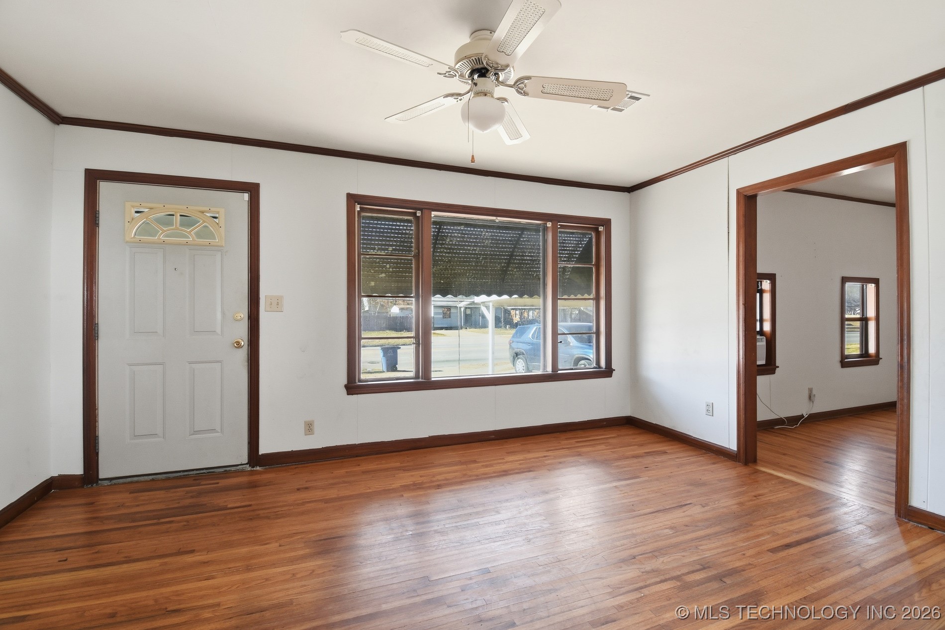 1215 N Yale Avenue Property Photo 4