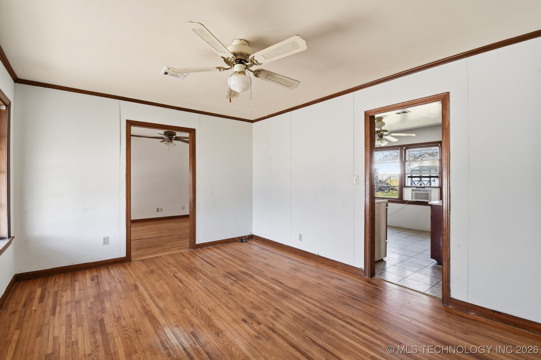 1215 N Yale Avenue Property Photo 5