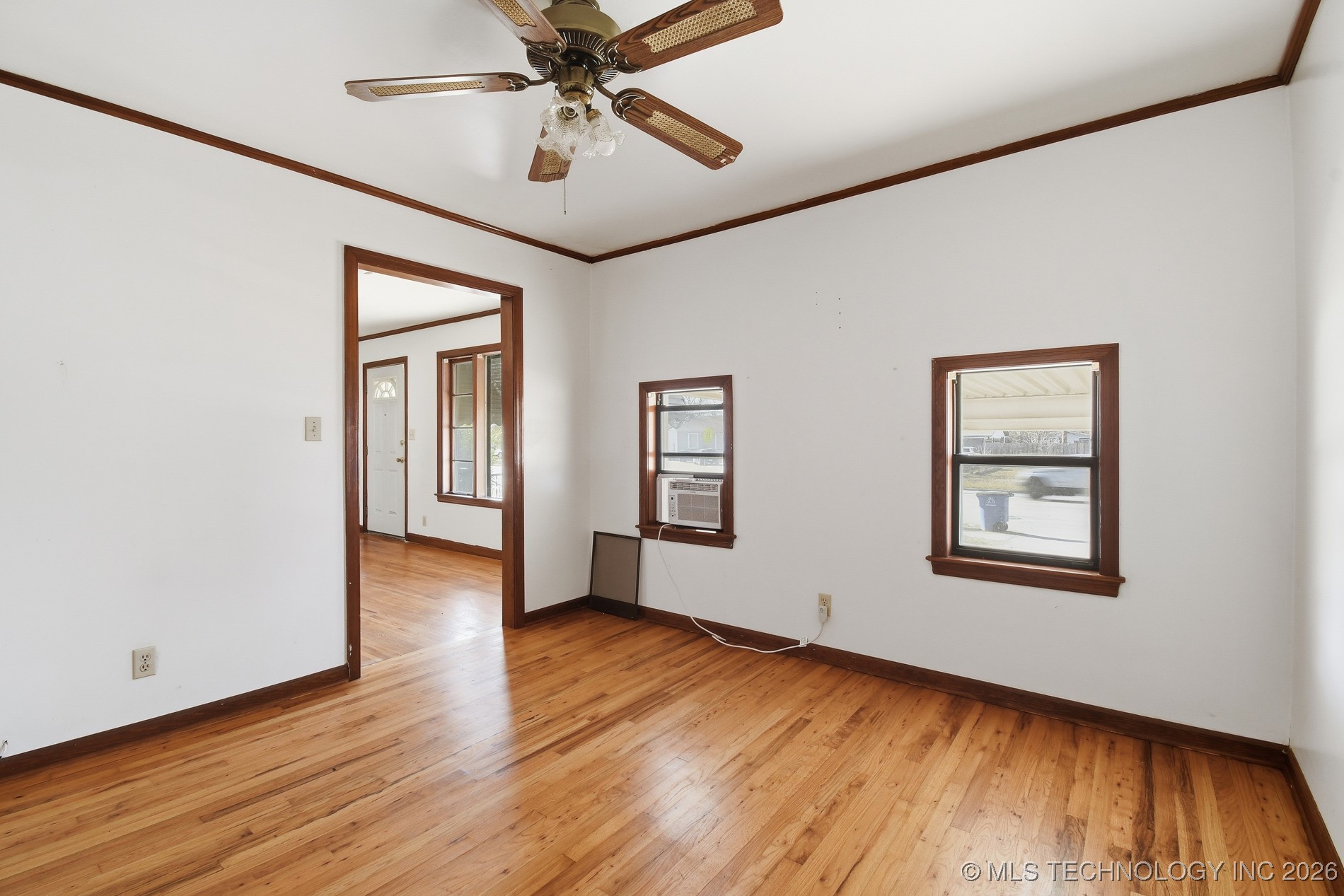 1215 N Yale Avenue Property Photo 8