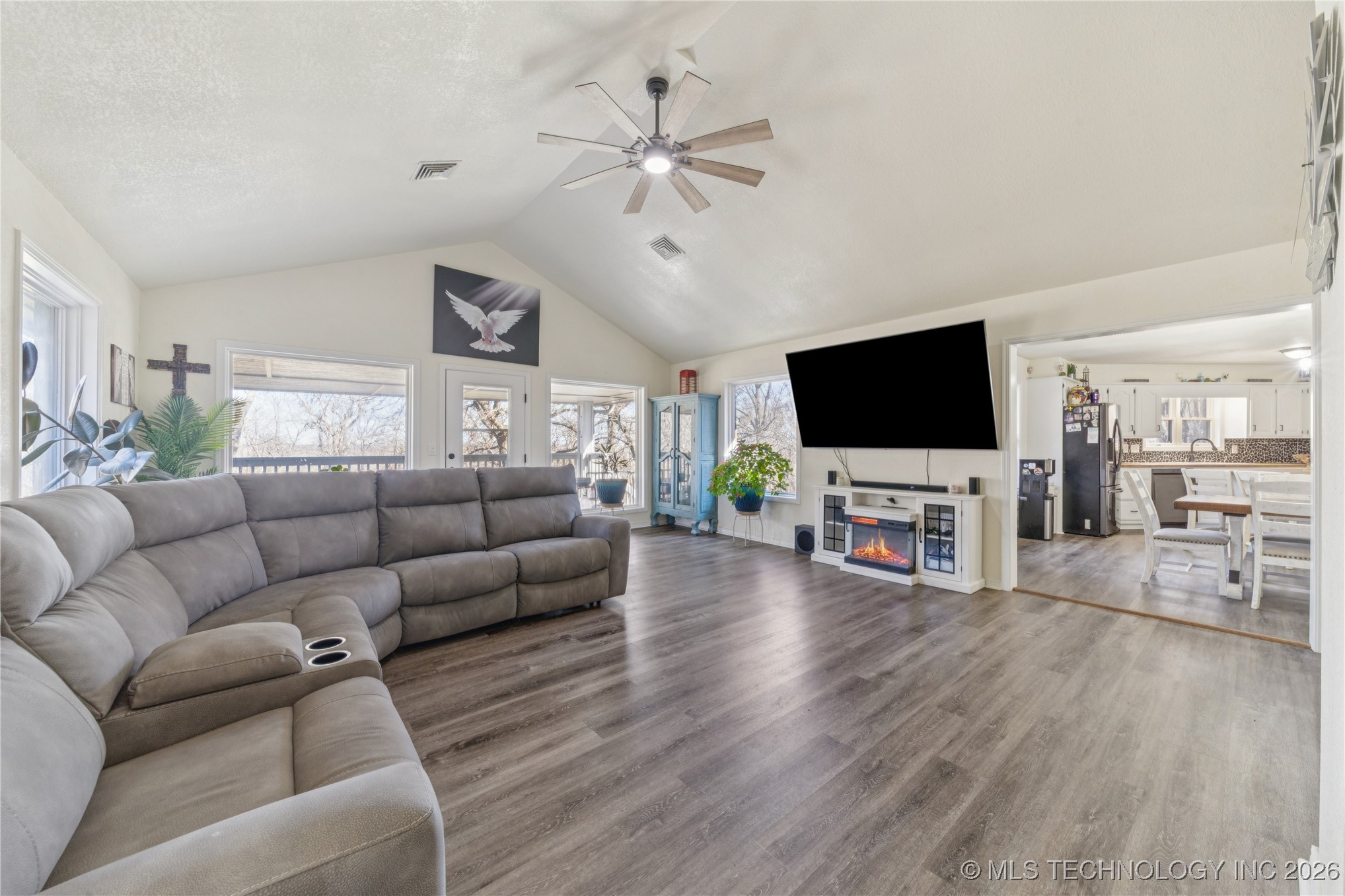 1701 N Hopi Street Property Photo 6