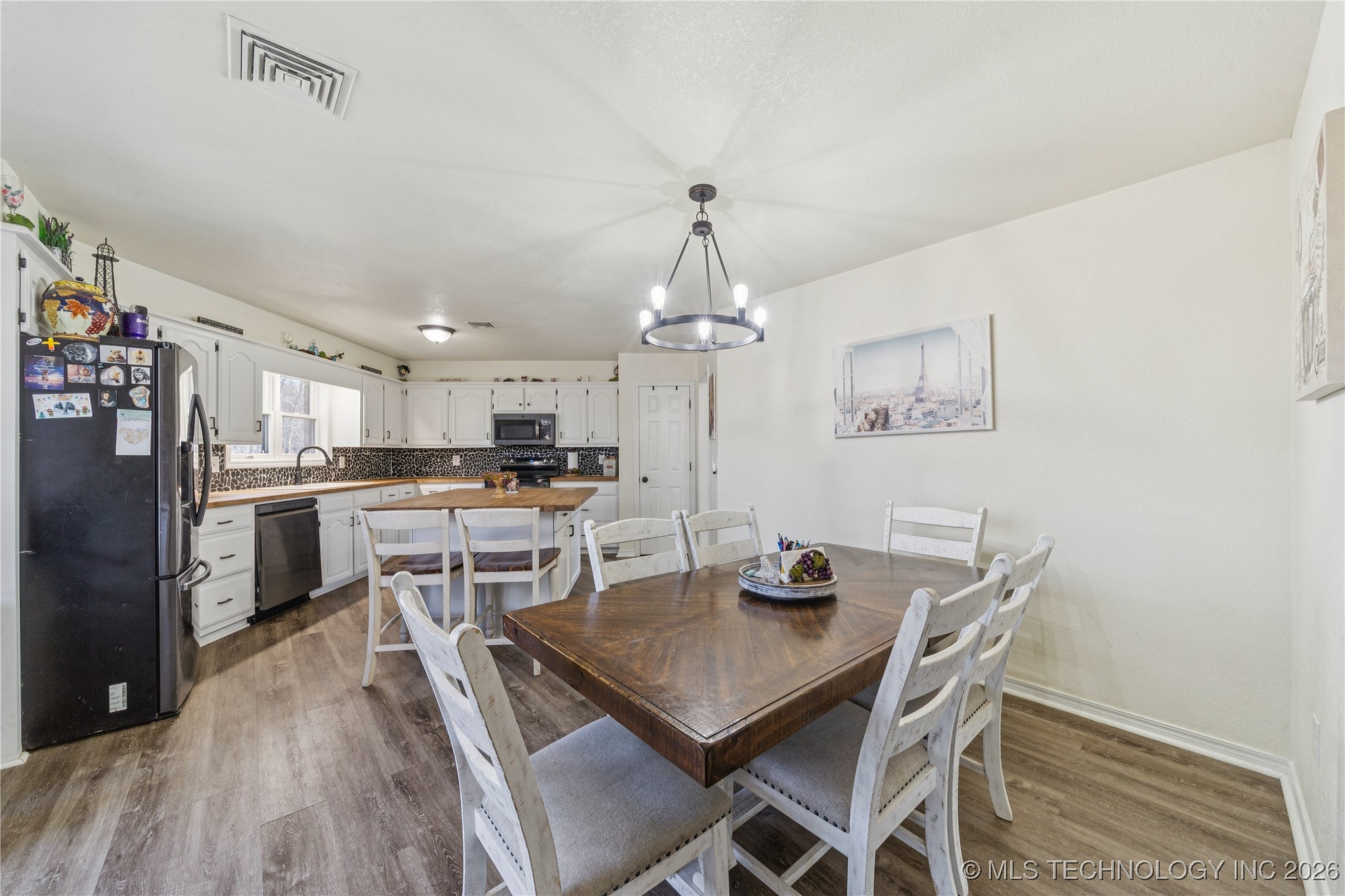 1701 N Hopi Street Property Photo 8