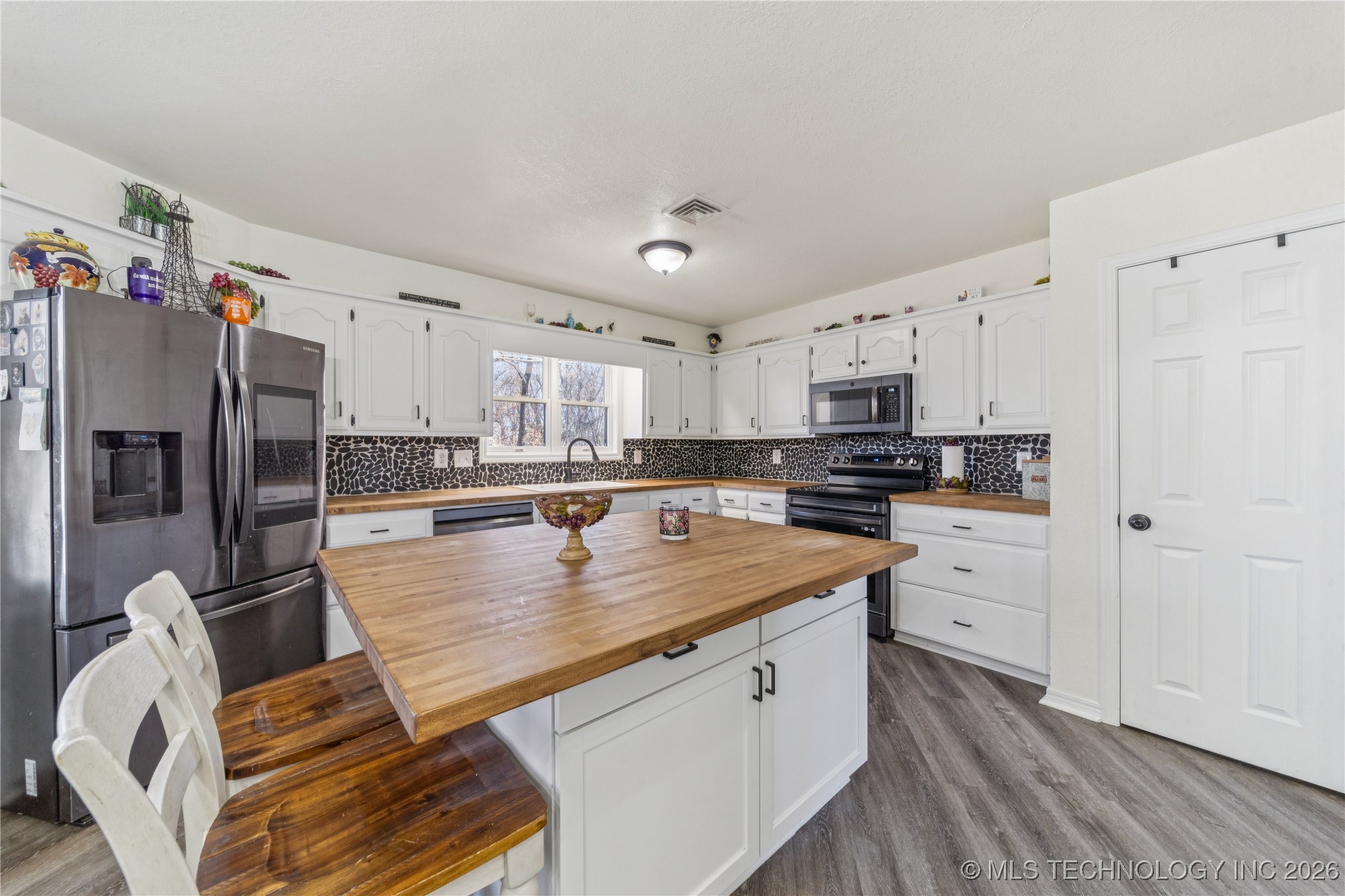 1701 N Hopi Street Property Photo 9