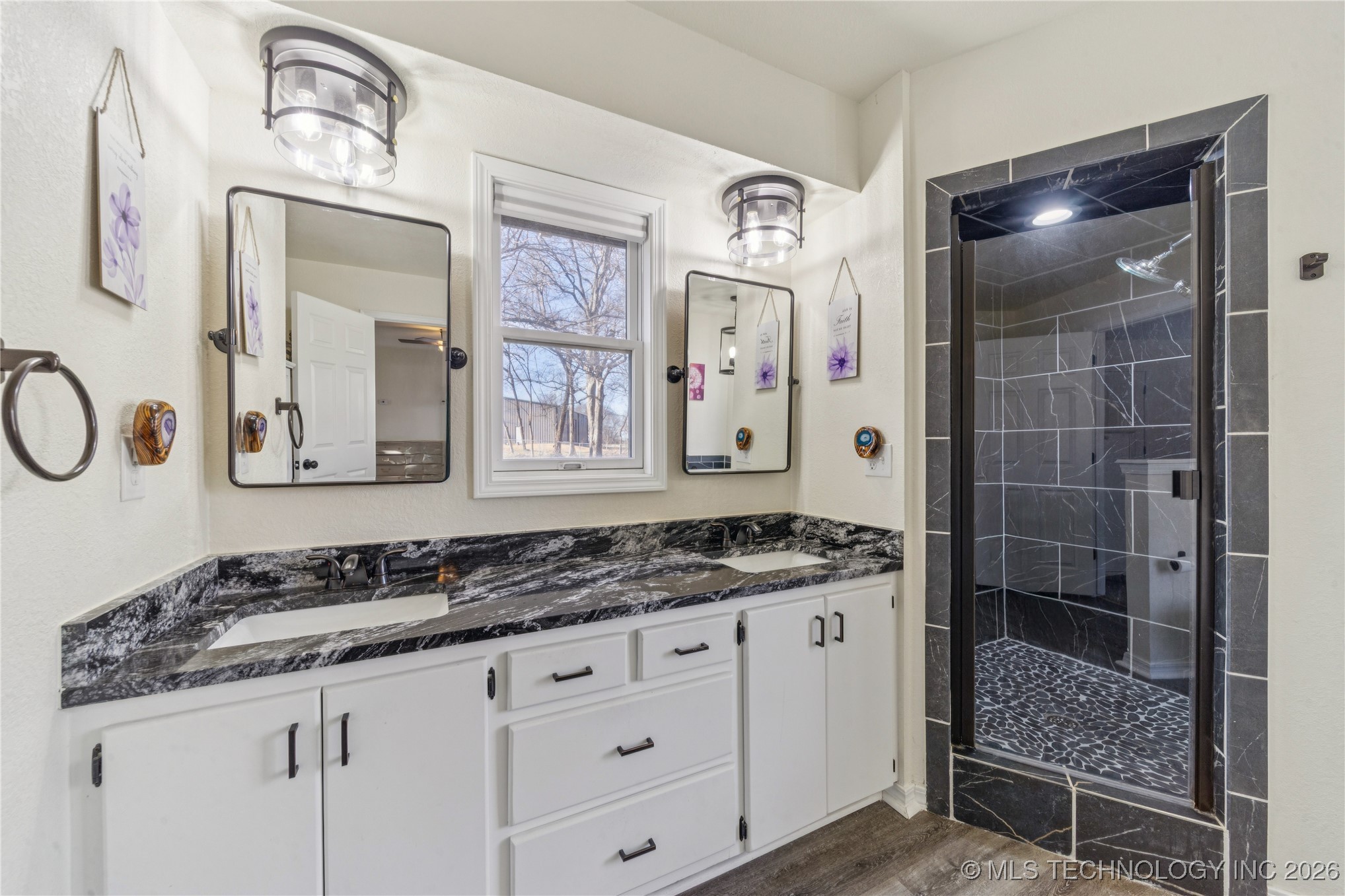 1701 N Hopi Street Property Photo 20