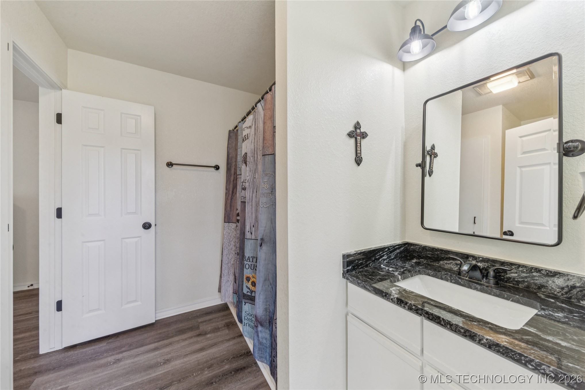 1701 N Hopi Street Property Photo 27