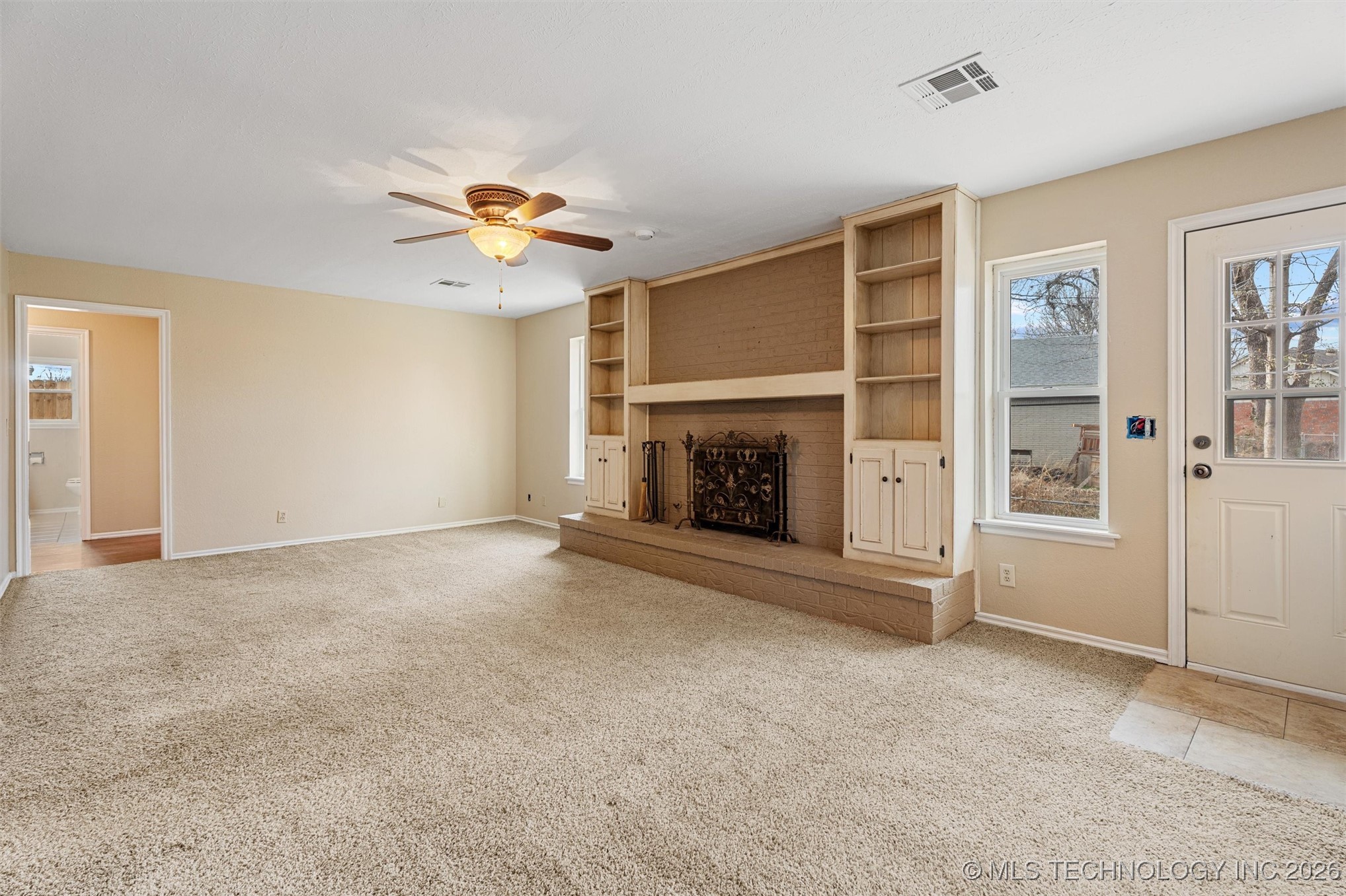 1001 May Lane Property Photo 6