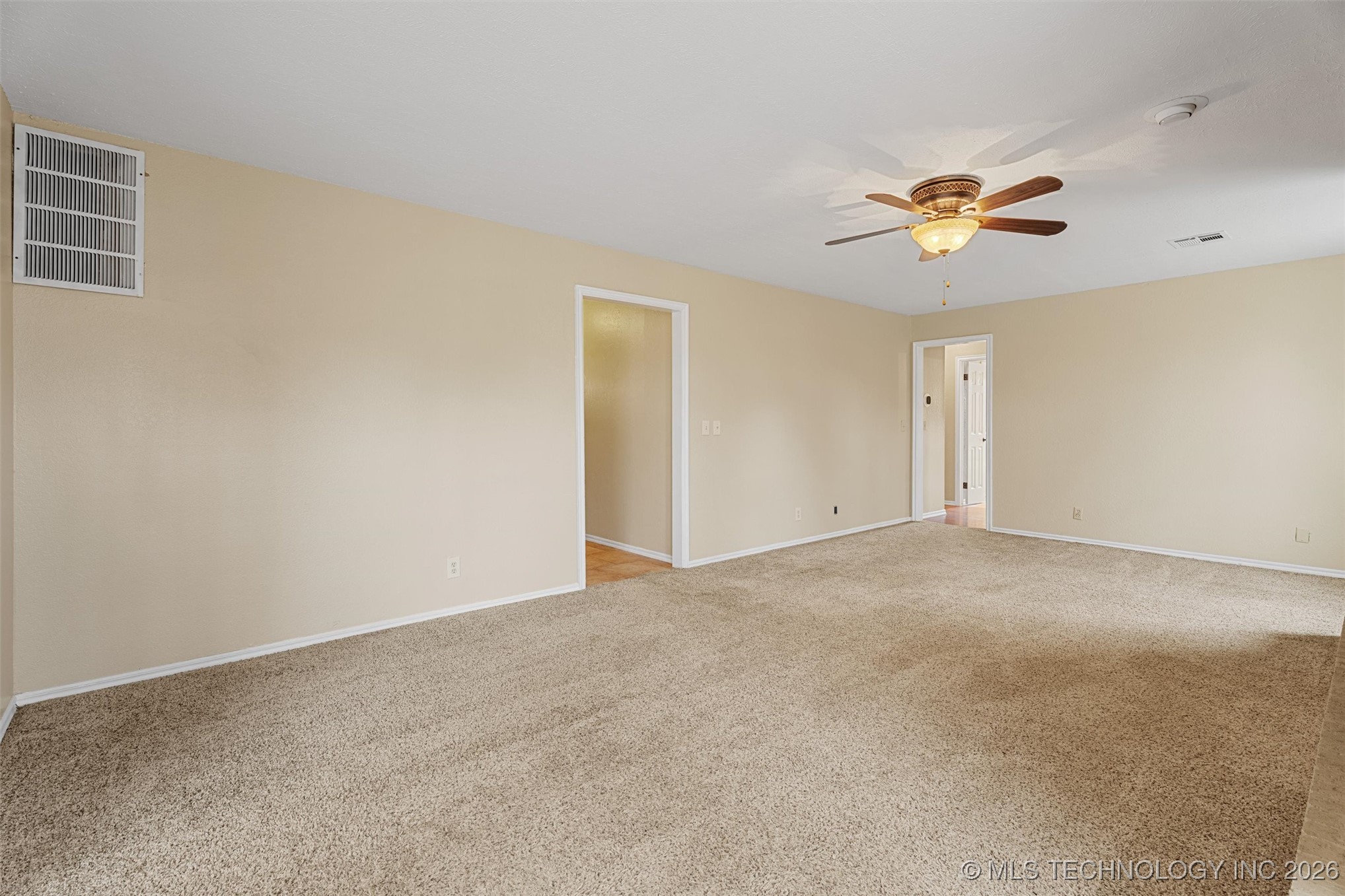 1001 May Lane Property Photo 9