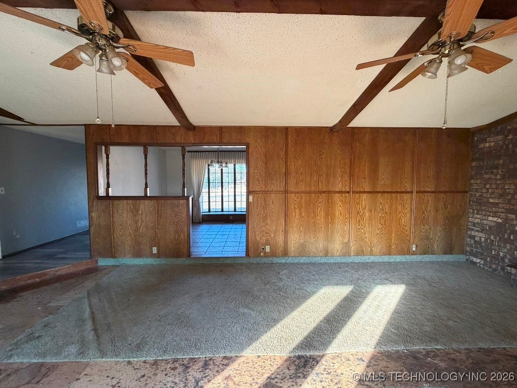 9390 Hedge Road Property Photo 8