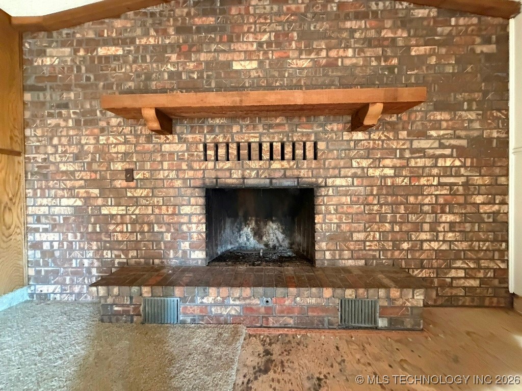 9390 Hedge Road Property Photo 9